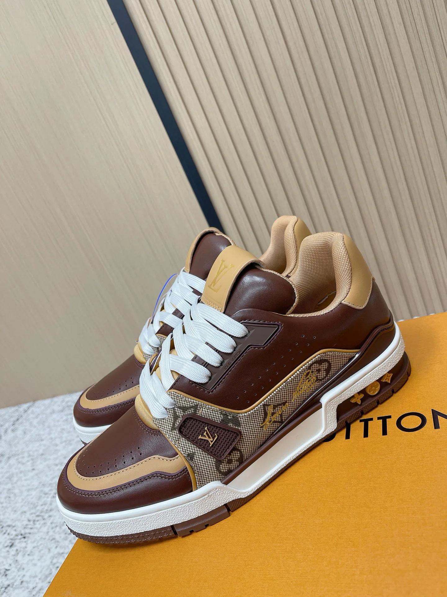 Кроссовки Женские Louis Vuitton 1652914