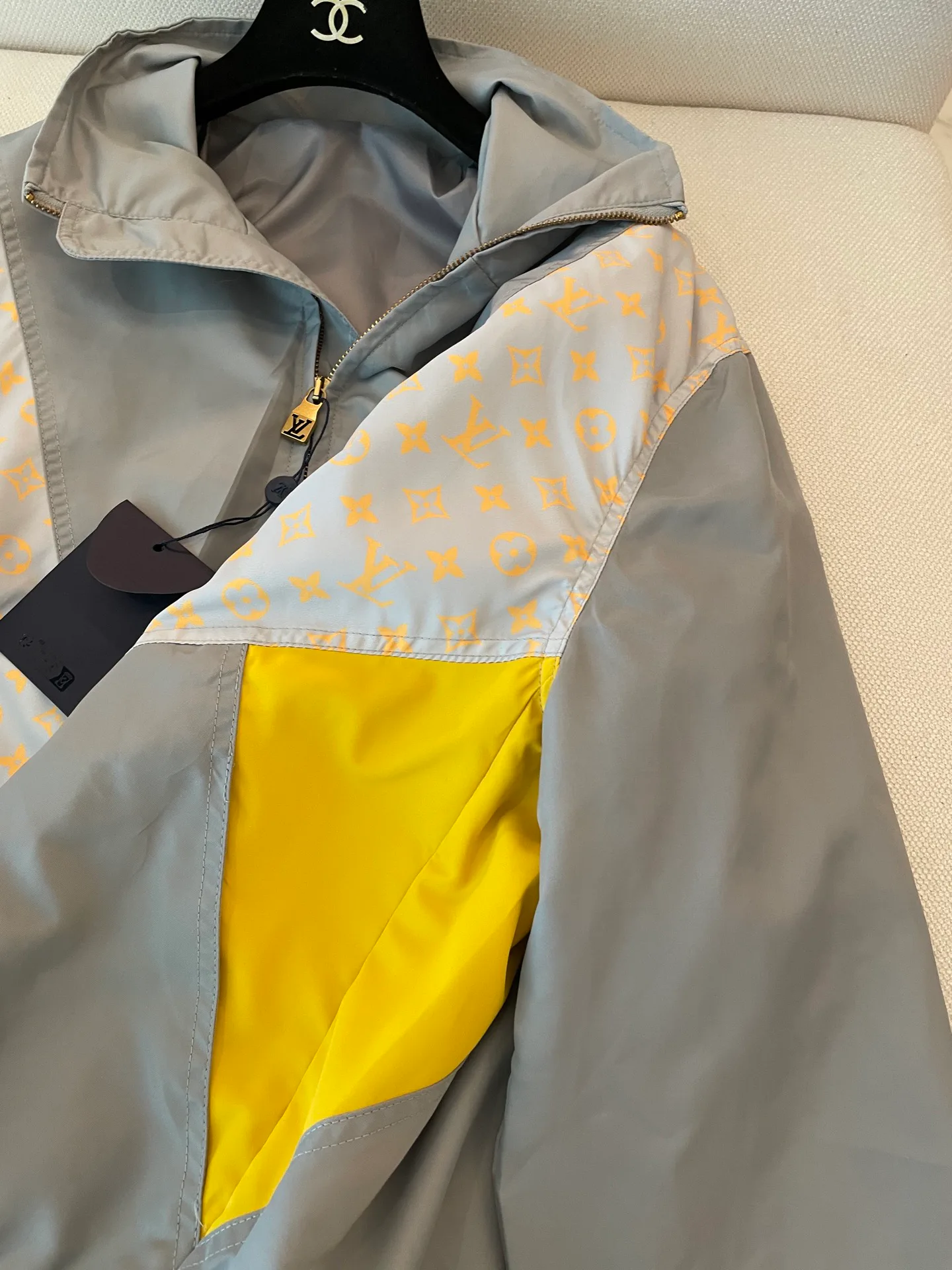 Куртки И Пуховики Женские Louis Vuitton 11466842