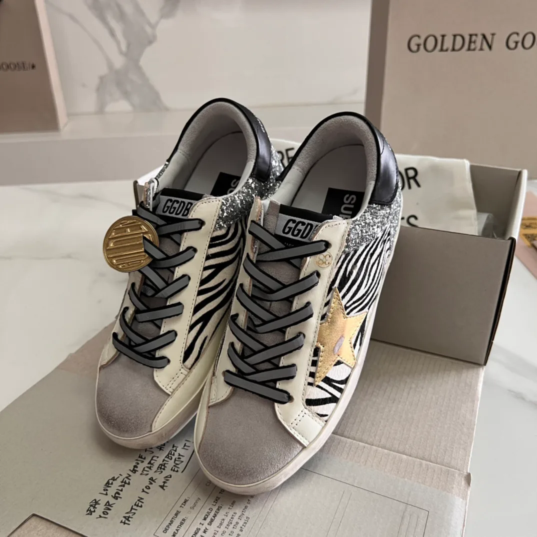 Кроссовки Женские Golden Goose 16995658