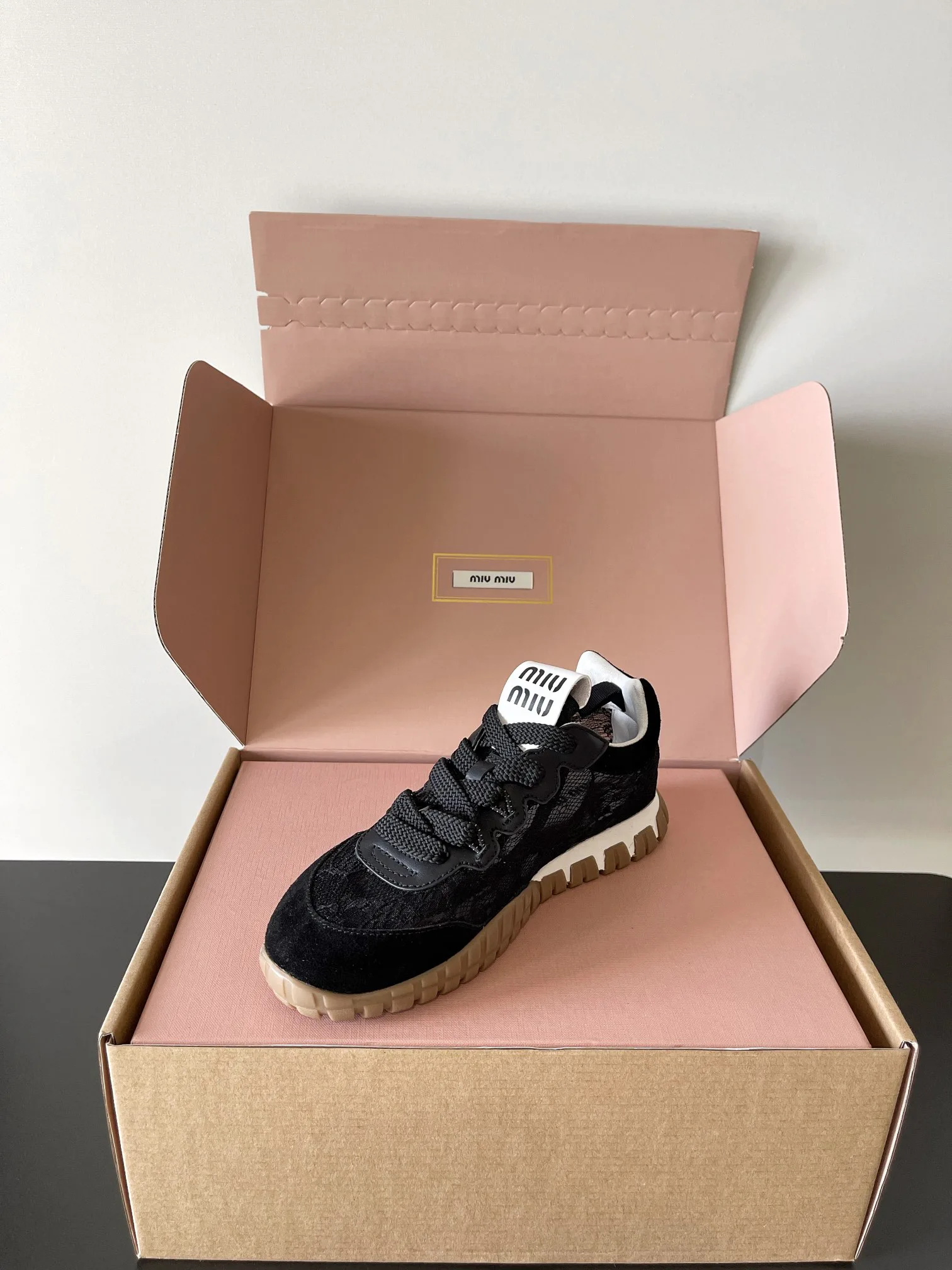 Кроссовки Женские Miu Miu 10429543