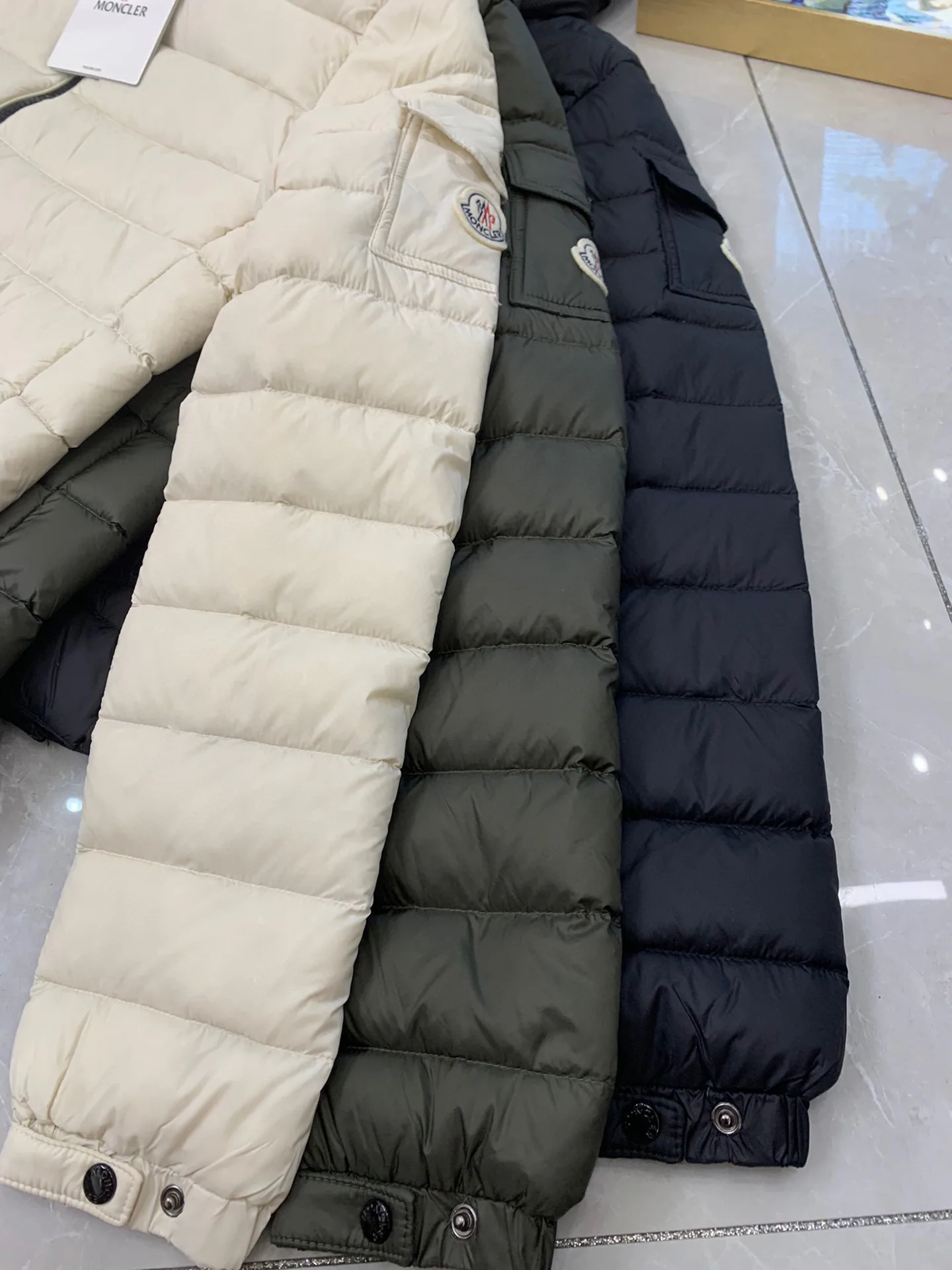 Куртки И Пуховики Женские Moncler 18111781