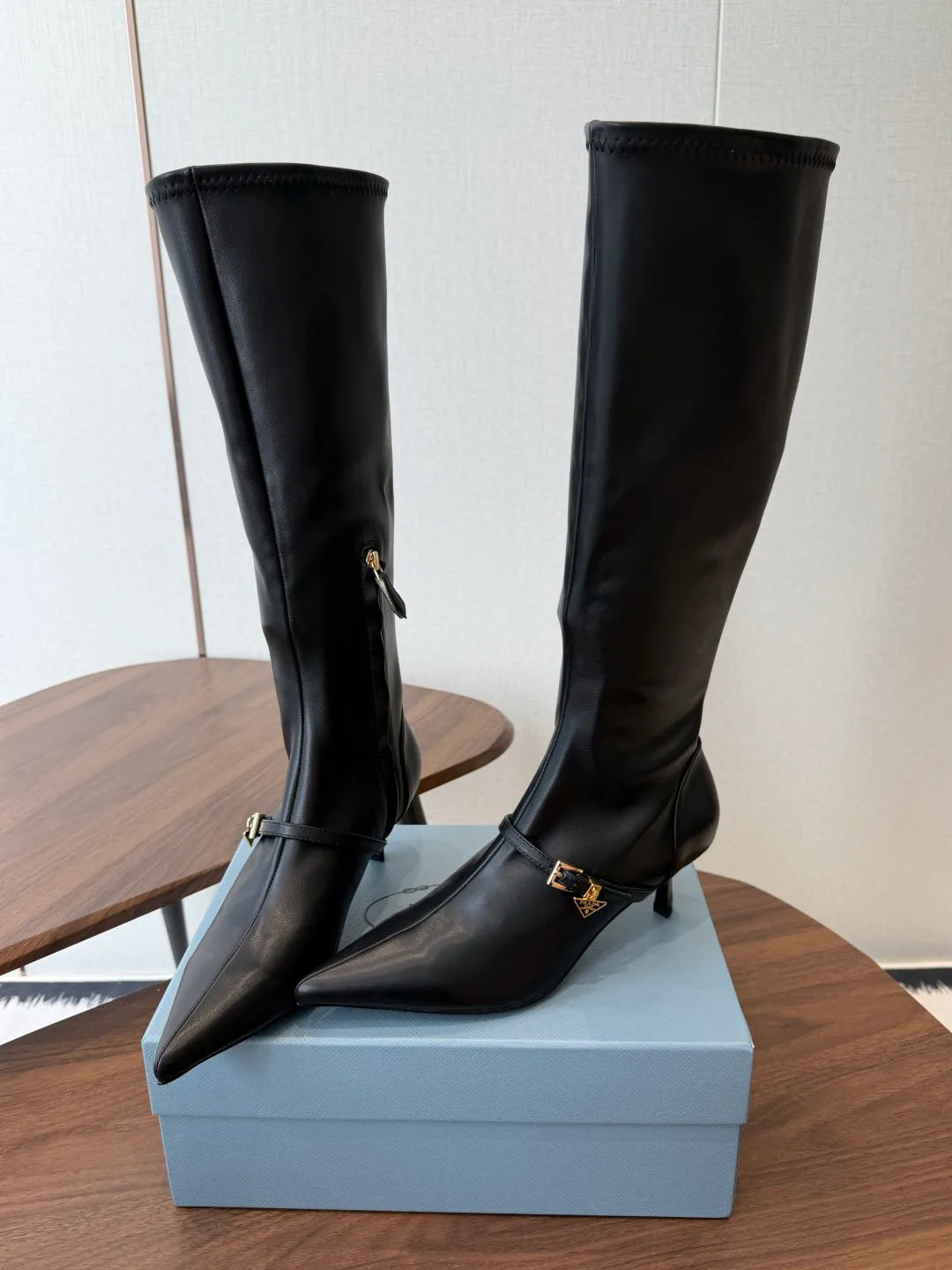 Сапоги Женские Prada 18953314
