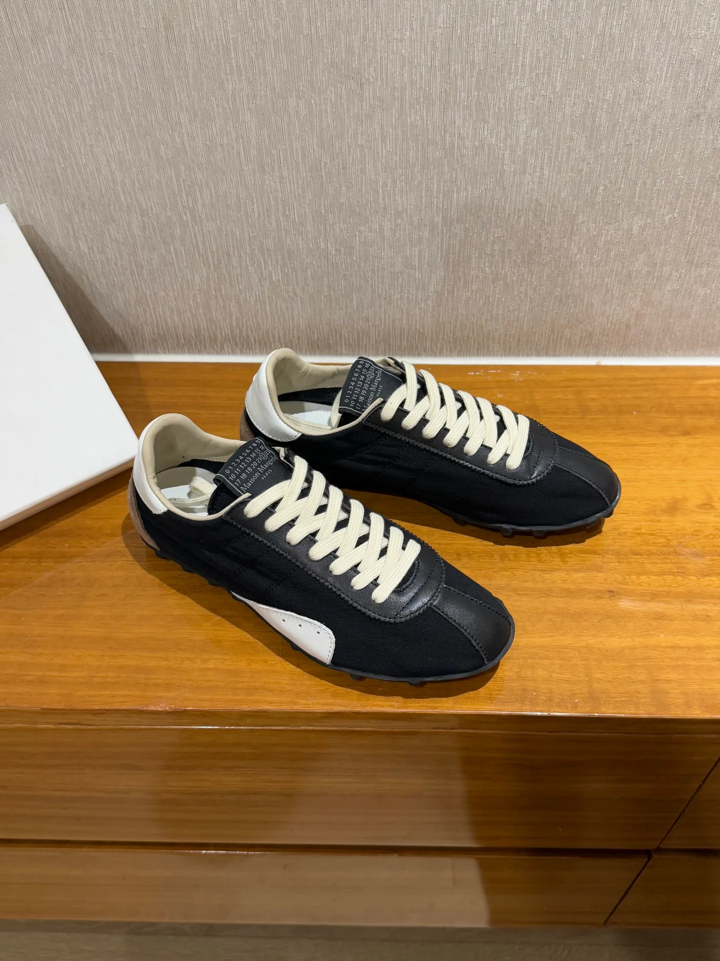 Кроссовки Женские Maison Margiela 24501