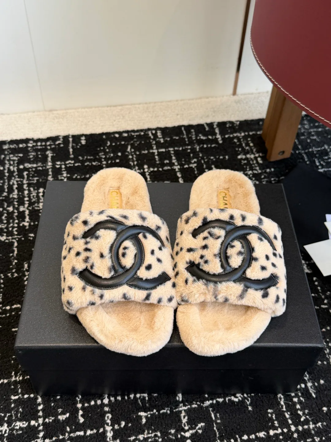 Тапочки Женские Chanel 18053852