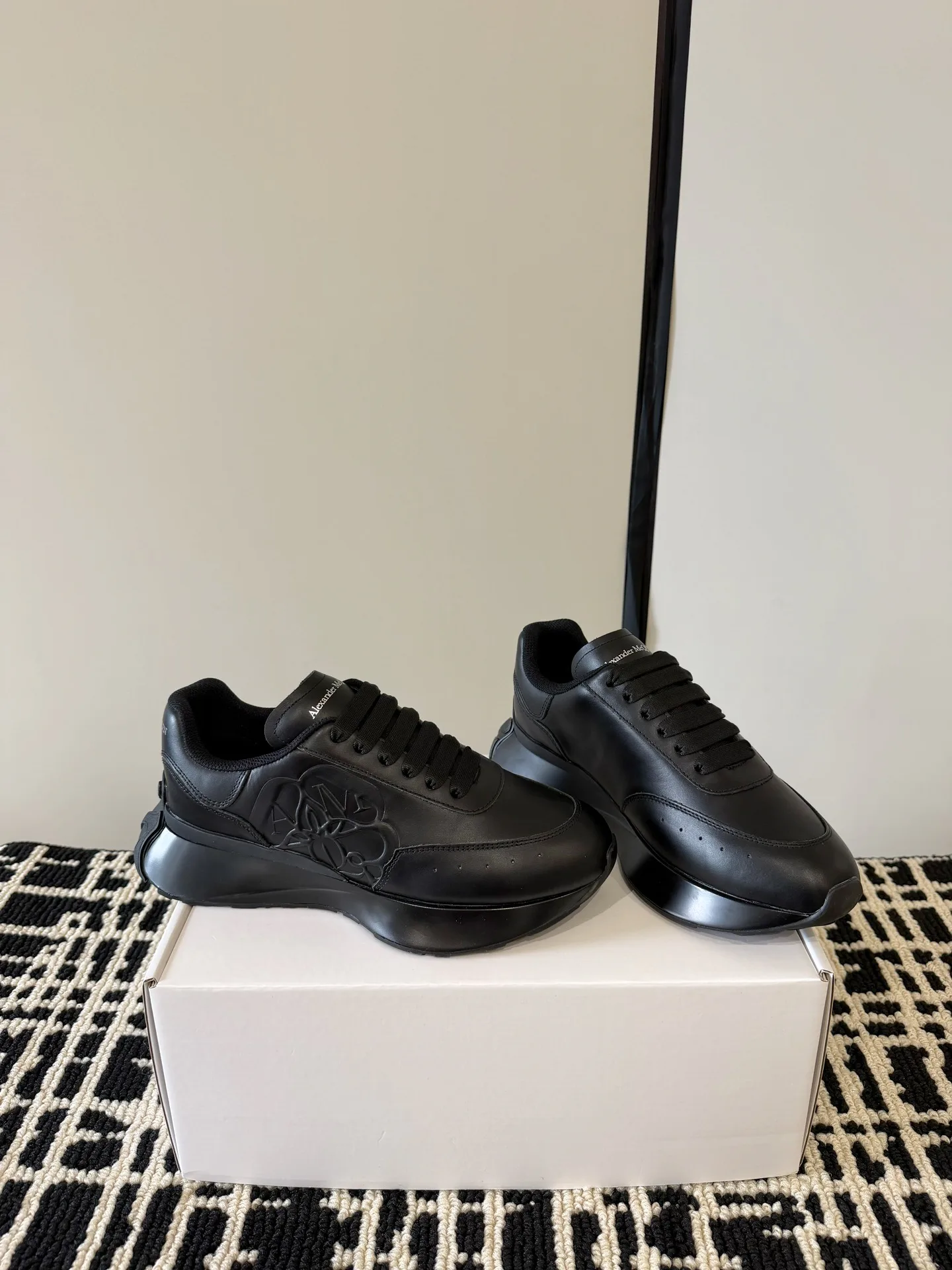 Кроссовки Женские Alexander Mcqueen 13343933
