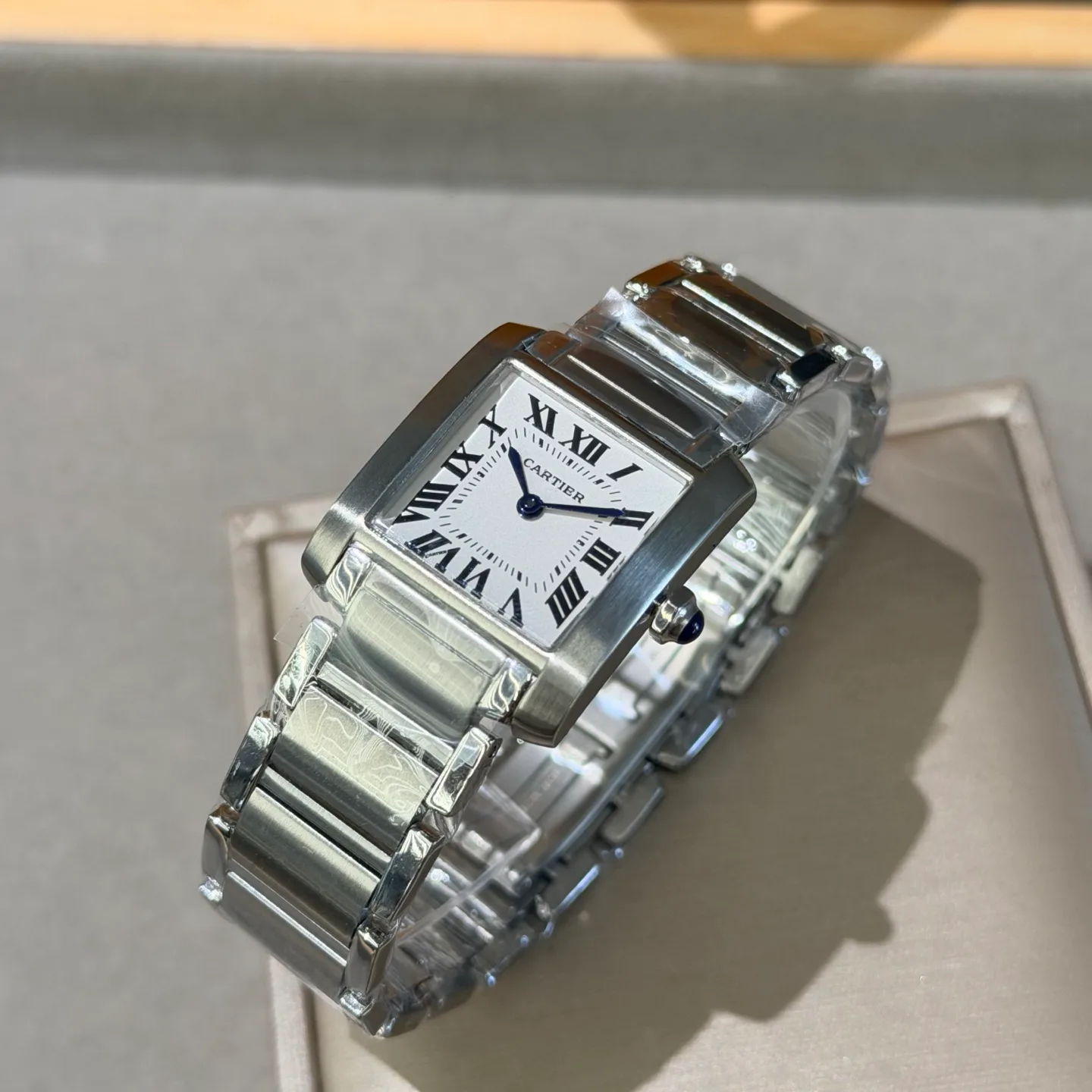 Часы Женские Cartier 17565757