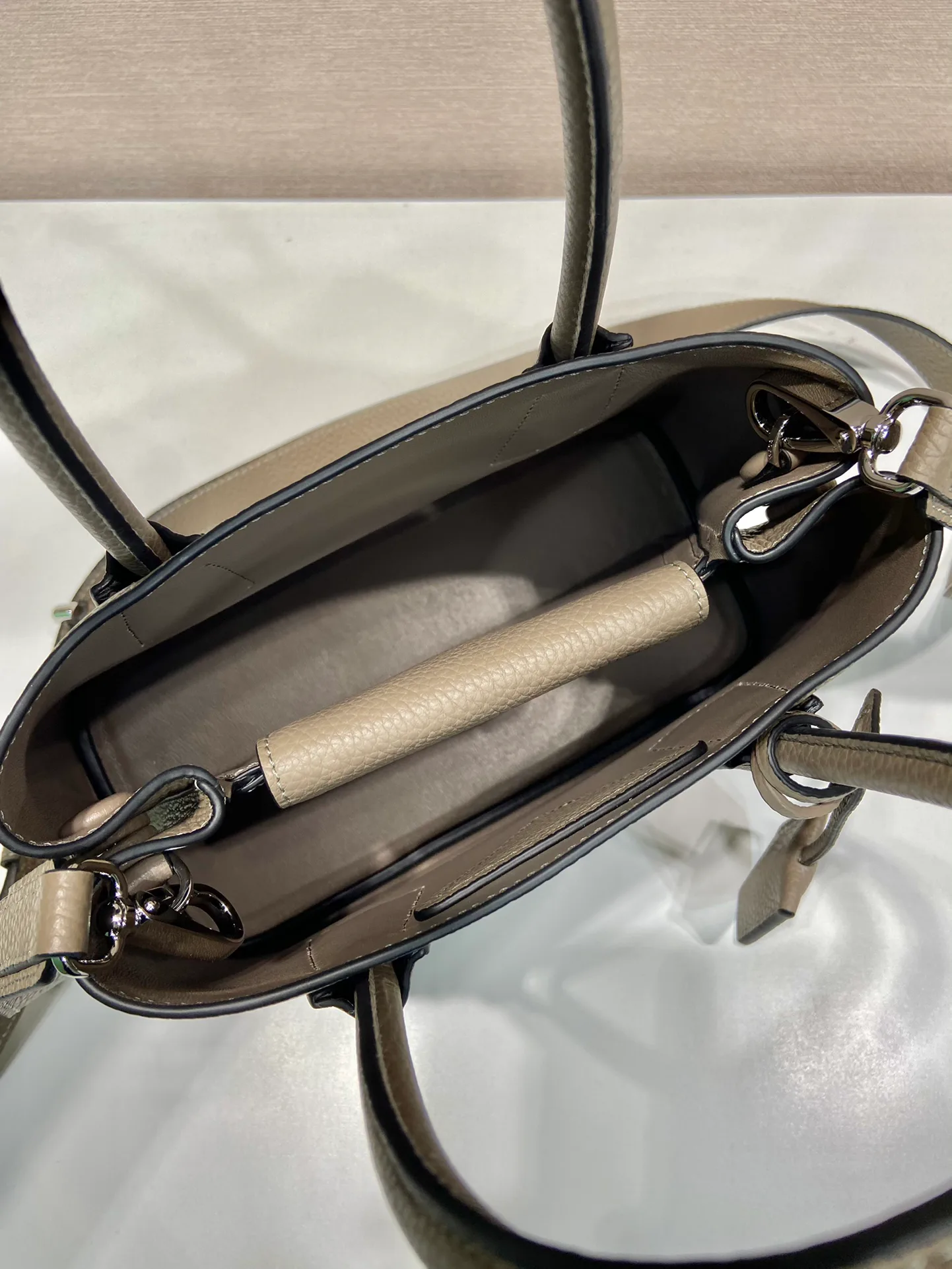 Классические Сумки Женские Prada 11449106