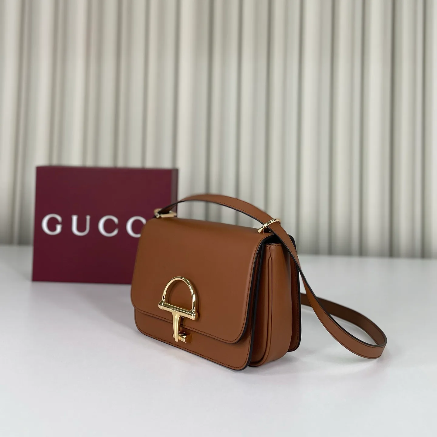Классические Сумки Женские Gucci 12795287