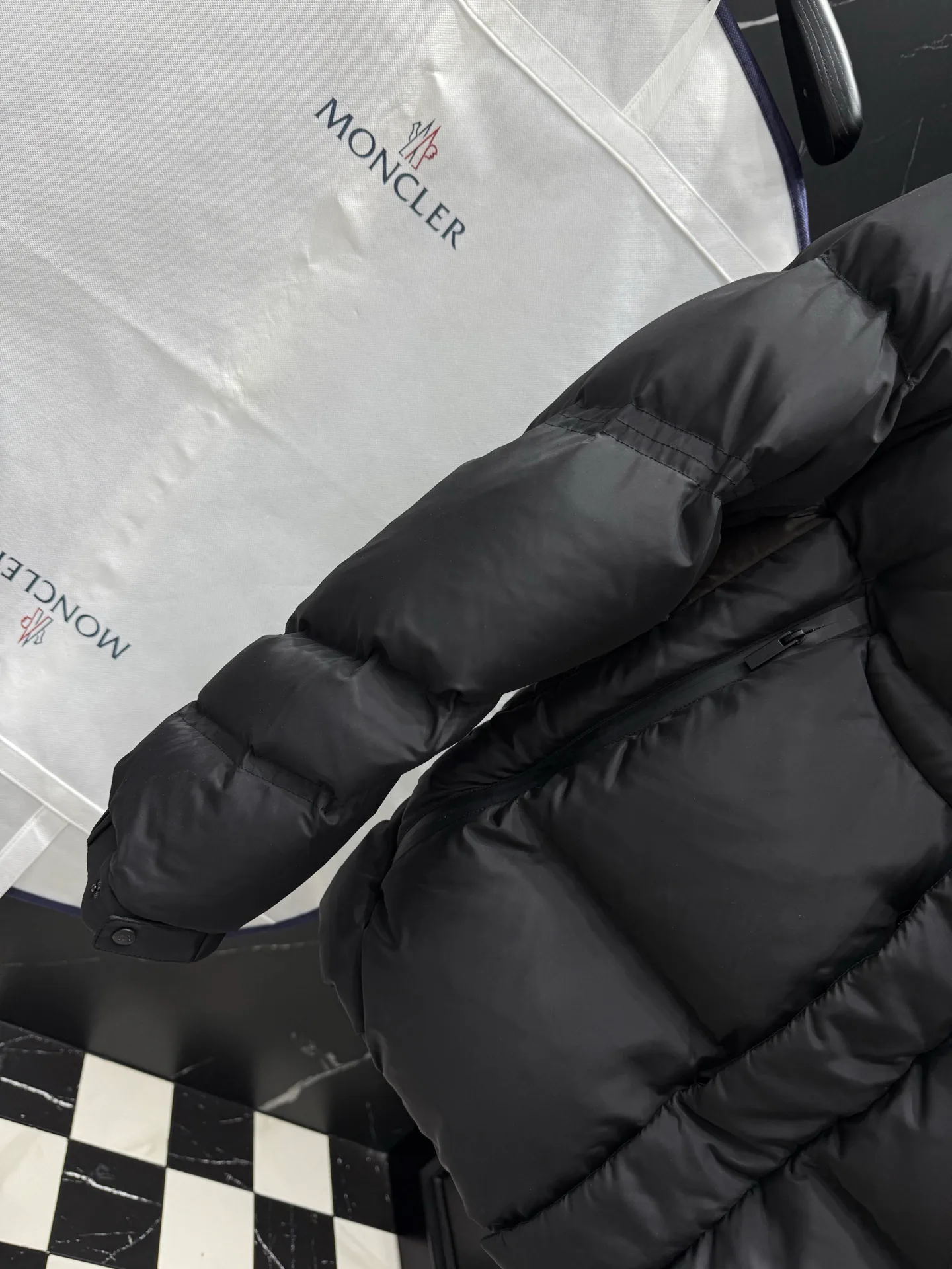 Куртки И Пуховики Мужские Moncler 1807039