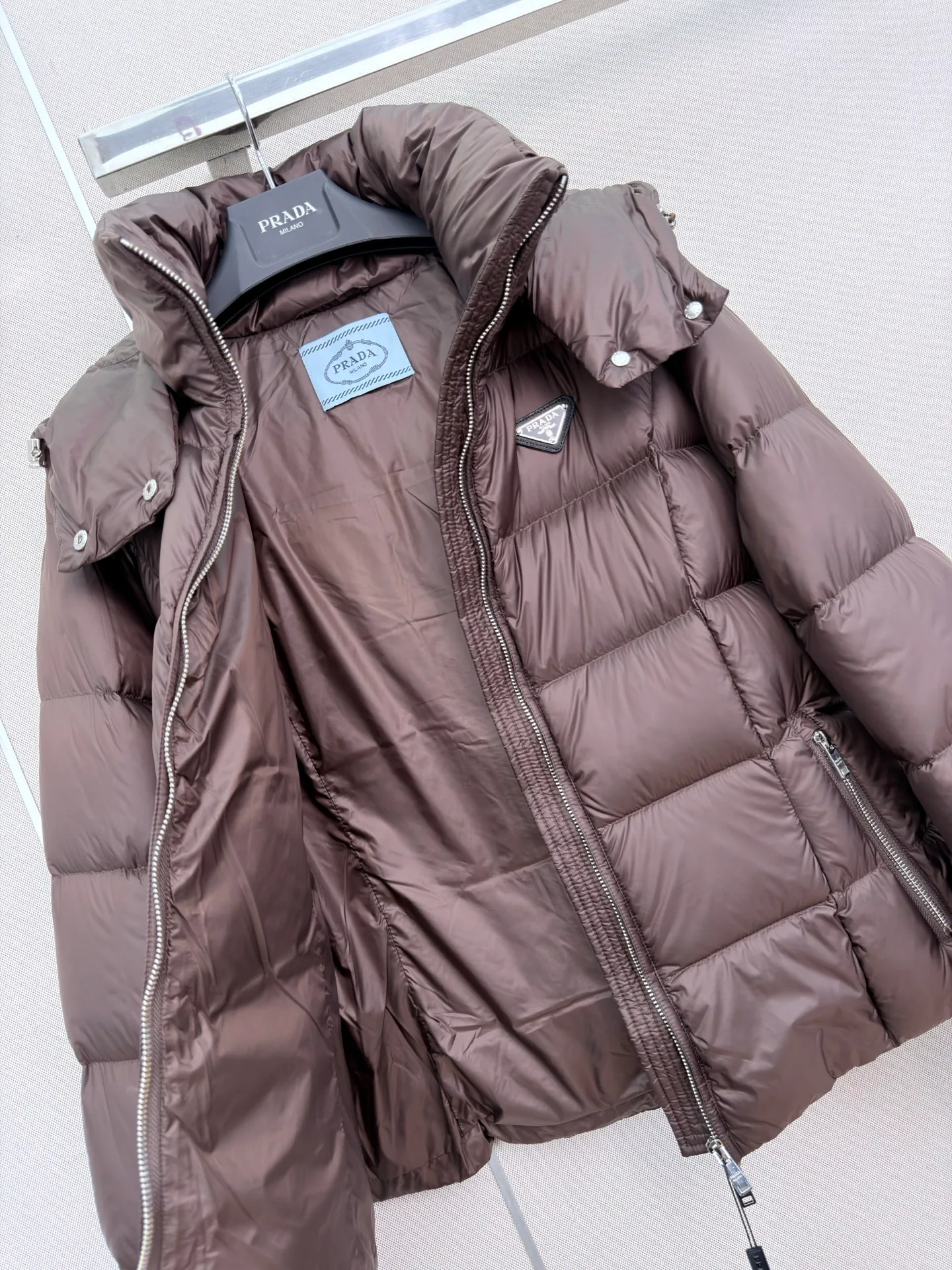 Куртки И Пуховики Женские Prada 18185813