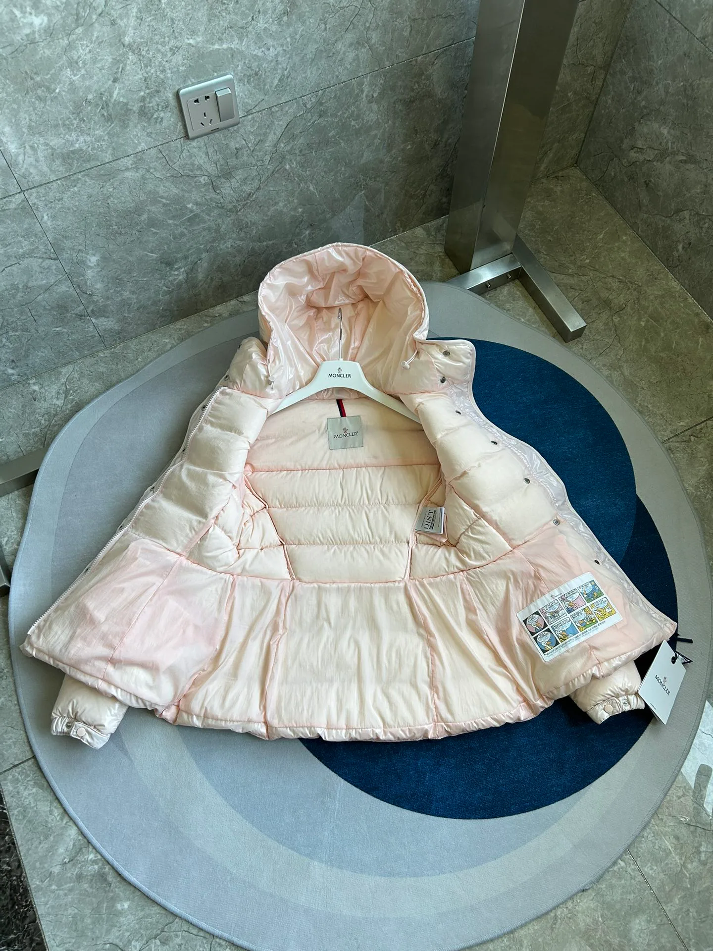 Куртки И Пуховики Женские Moncler 18766321