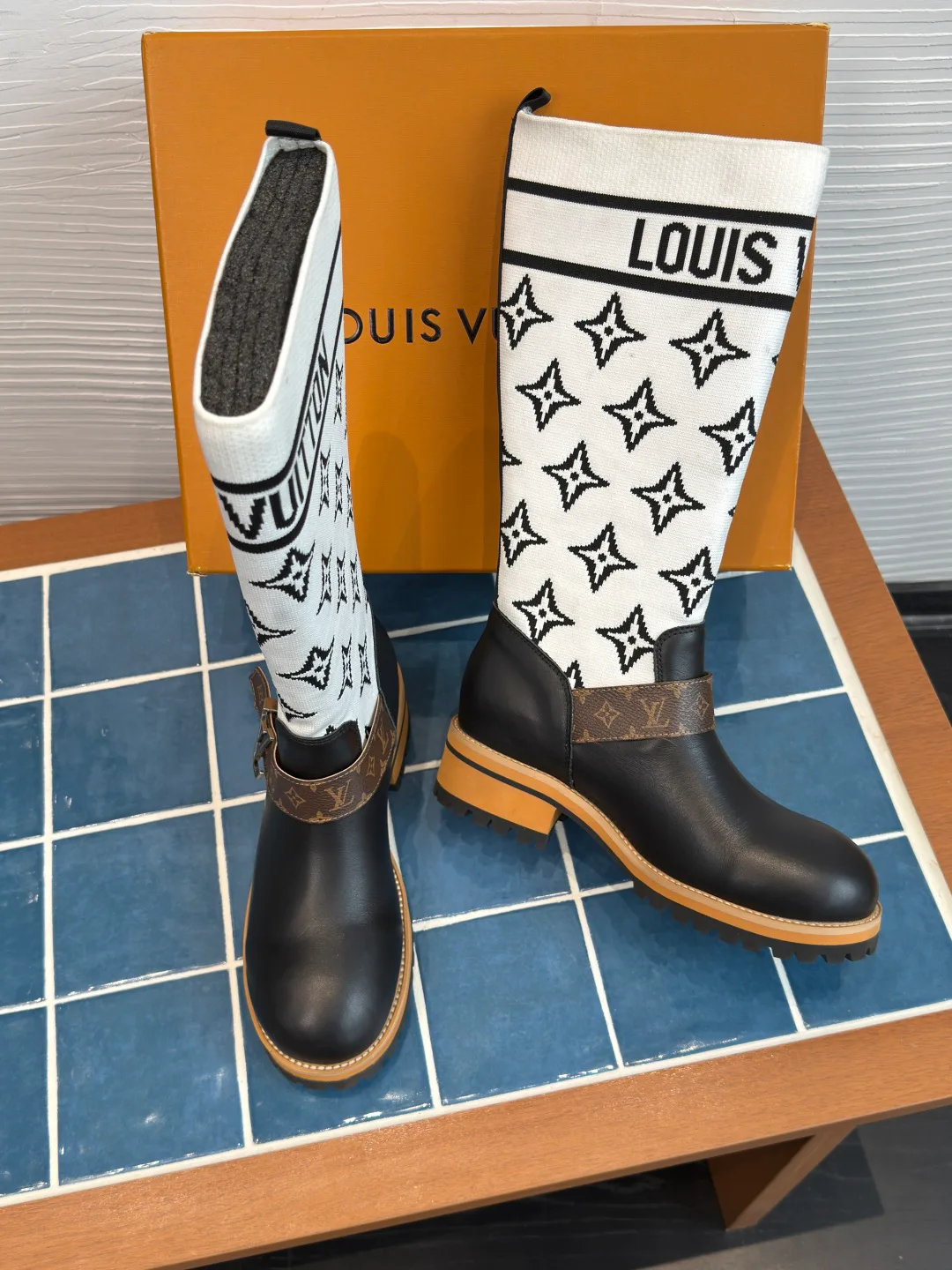 Сапоги Женские Louis Vuitton 18252046