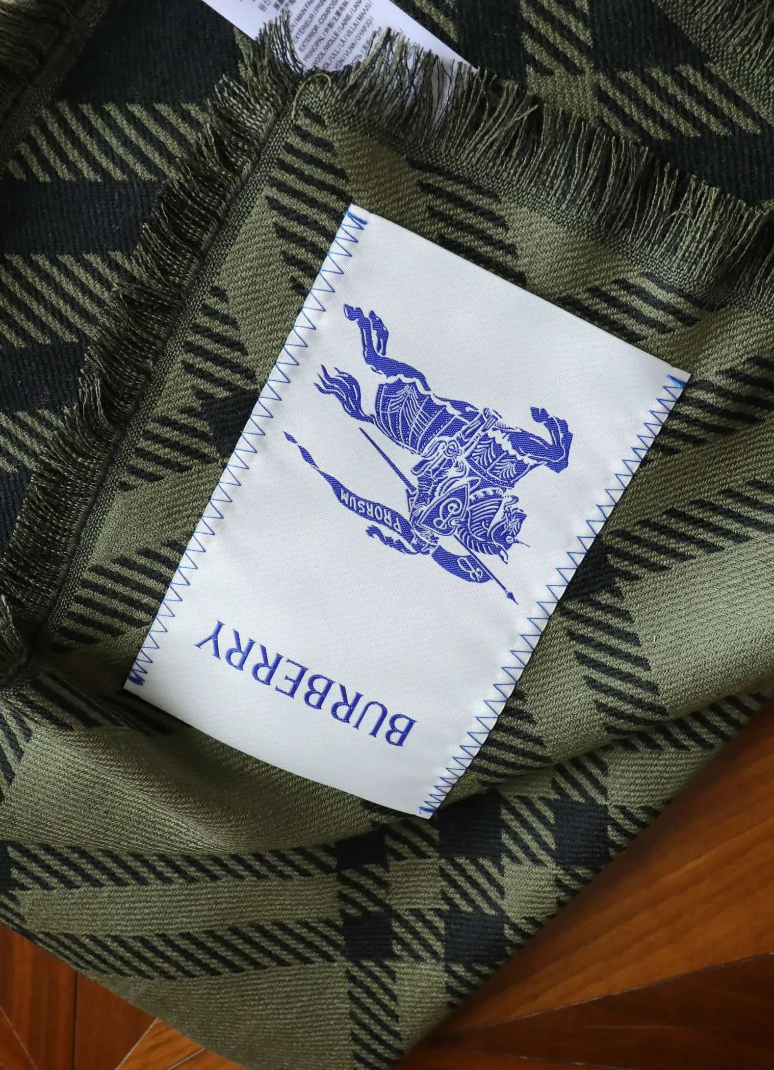Шарфы Burberry 262343