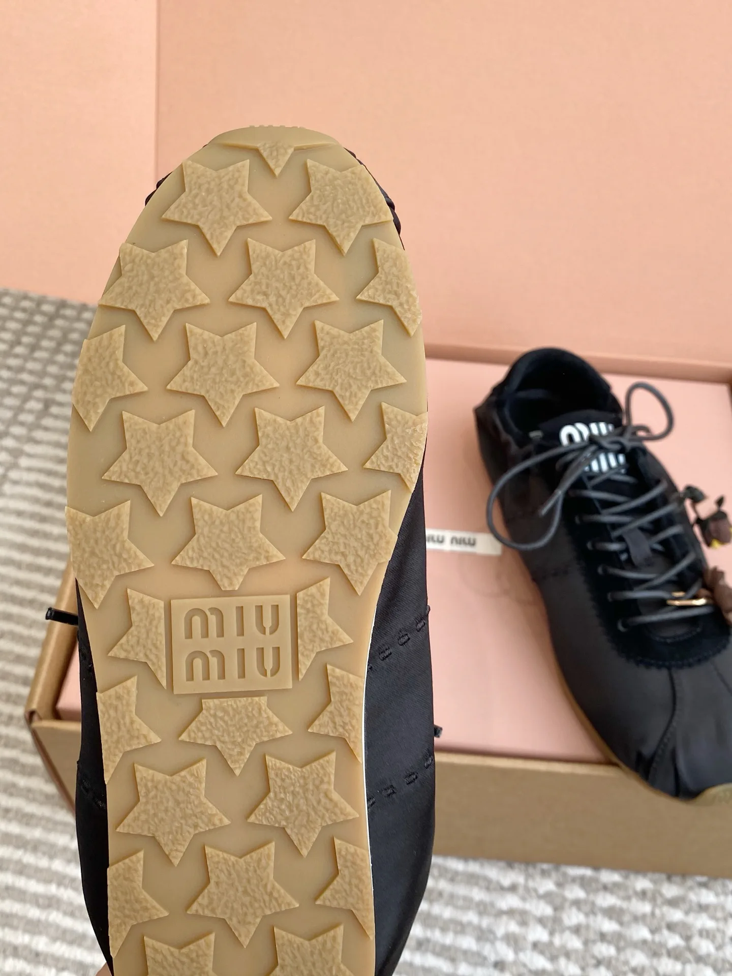 Кроссовки Женские Miu Miu 10957630