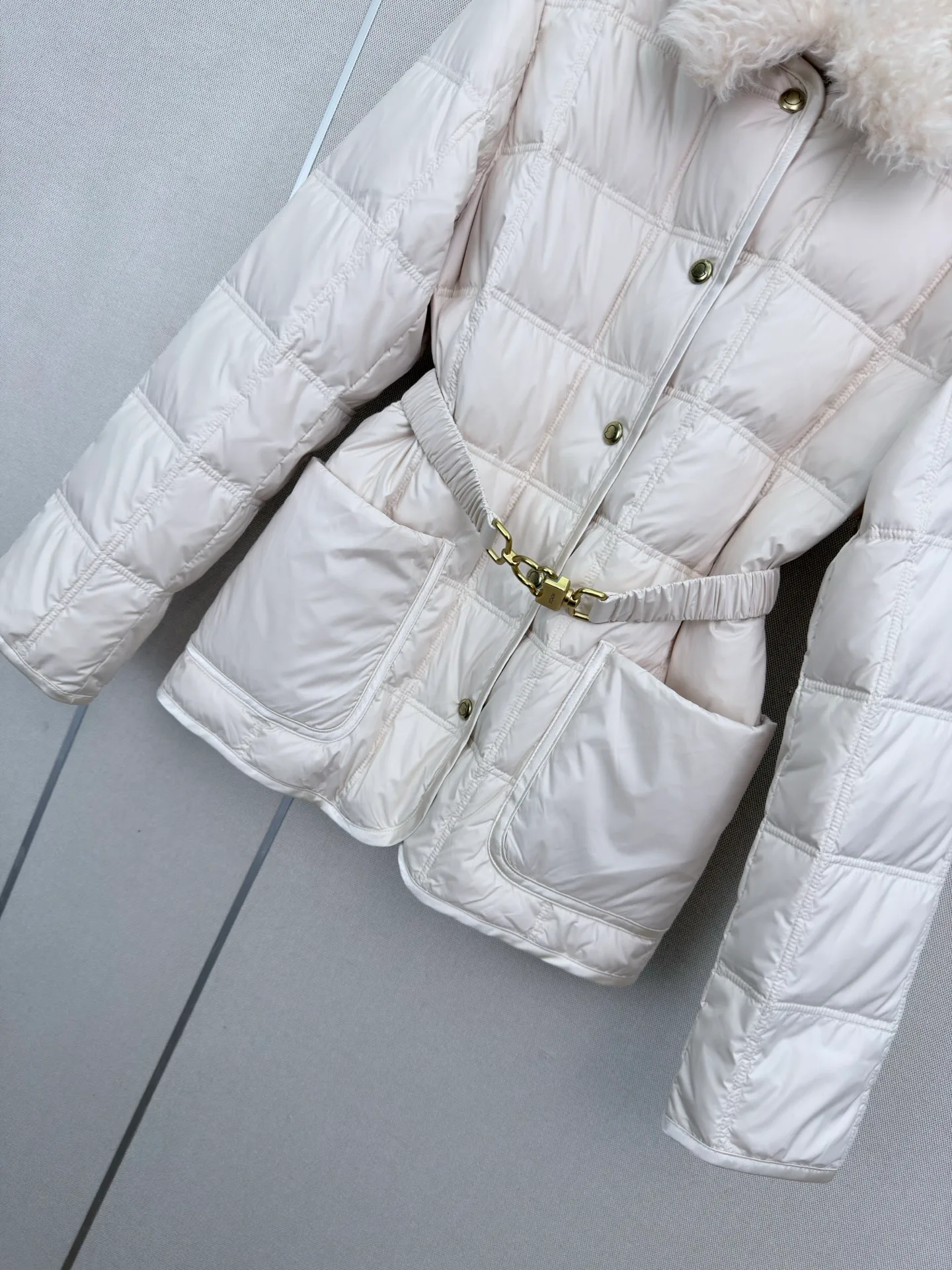 Куртки И Пуховики Женские Moncler 18407984
