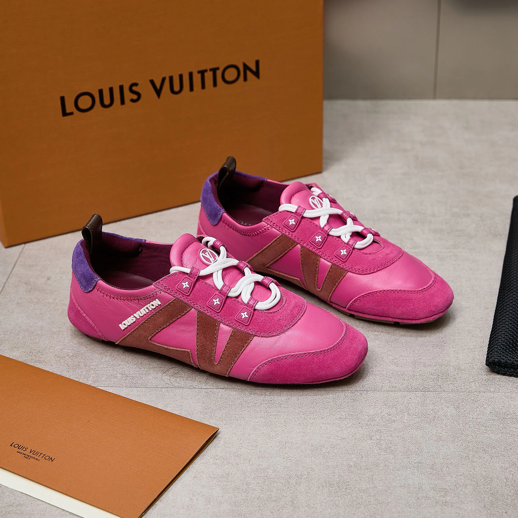 Кроссовки Женские Louis Vuitton 74010