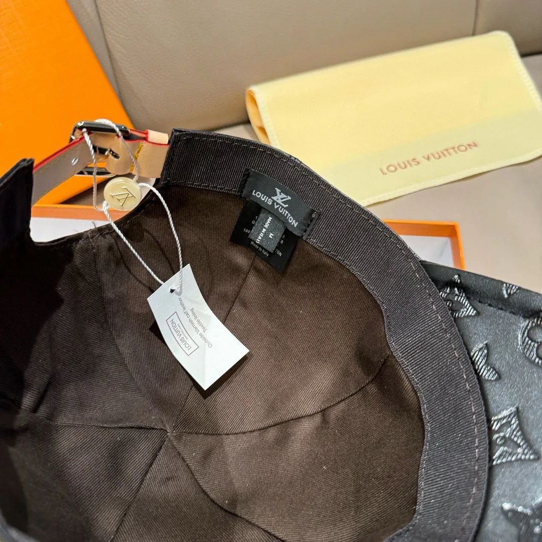 Головные Уборы Louis Vuitton 11529709