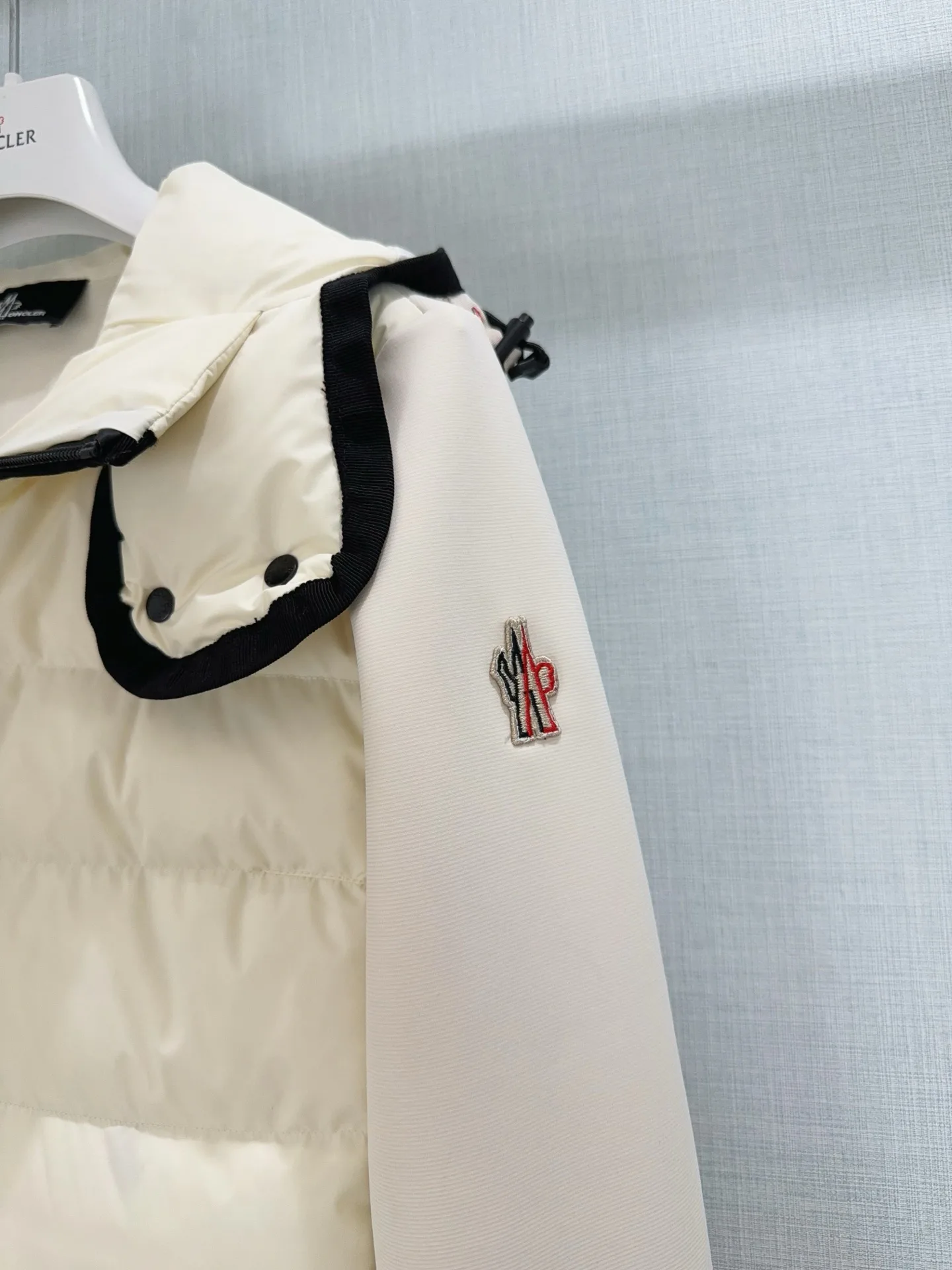 Куртки И Пуховики Женские Moncler 18474209