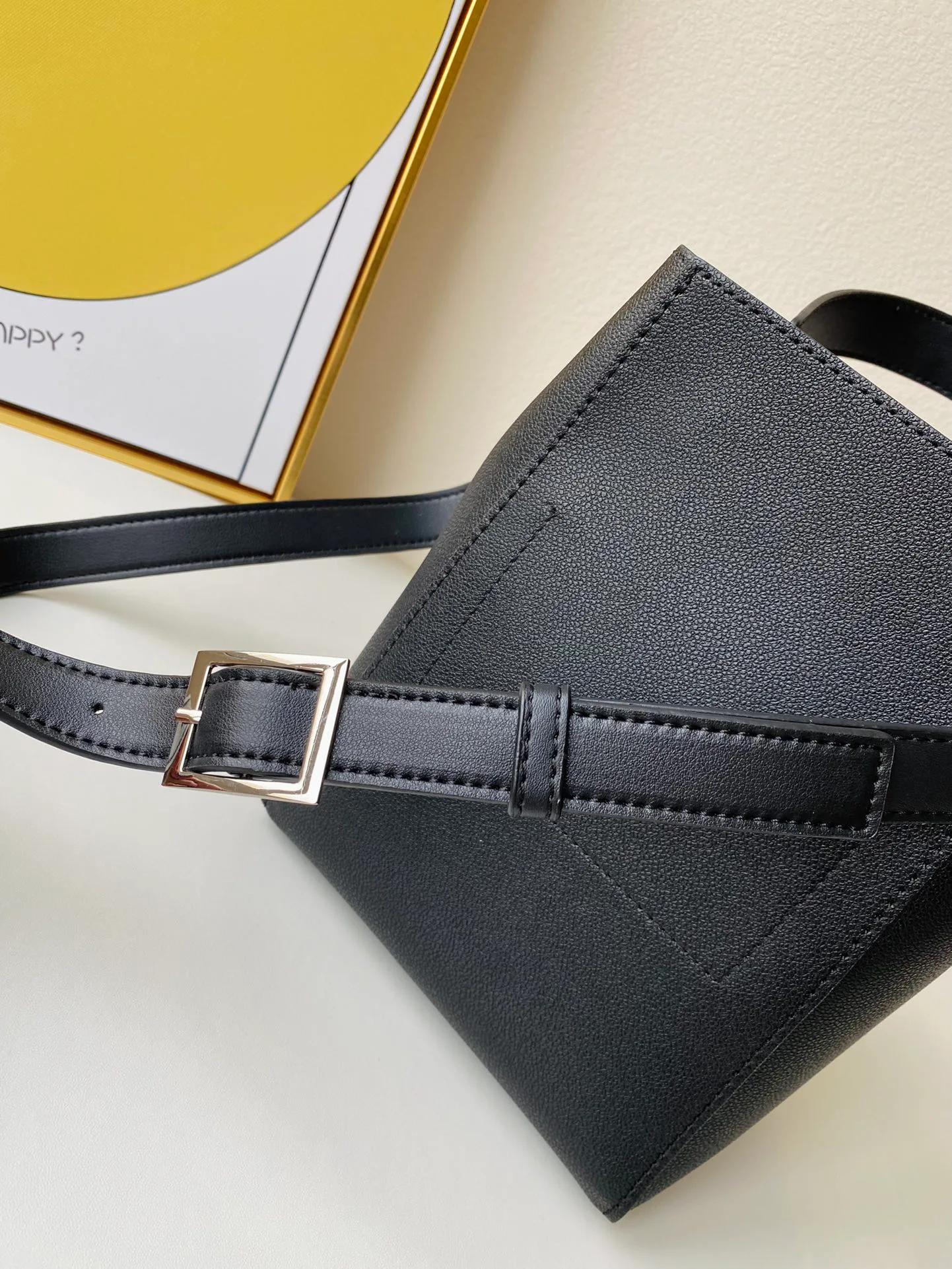 Сумки На Ремне Женские Calvin Klein 347339