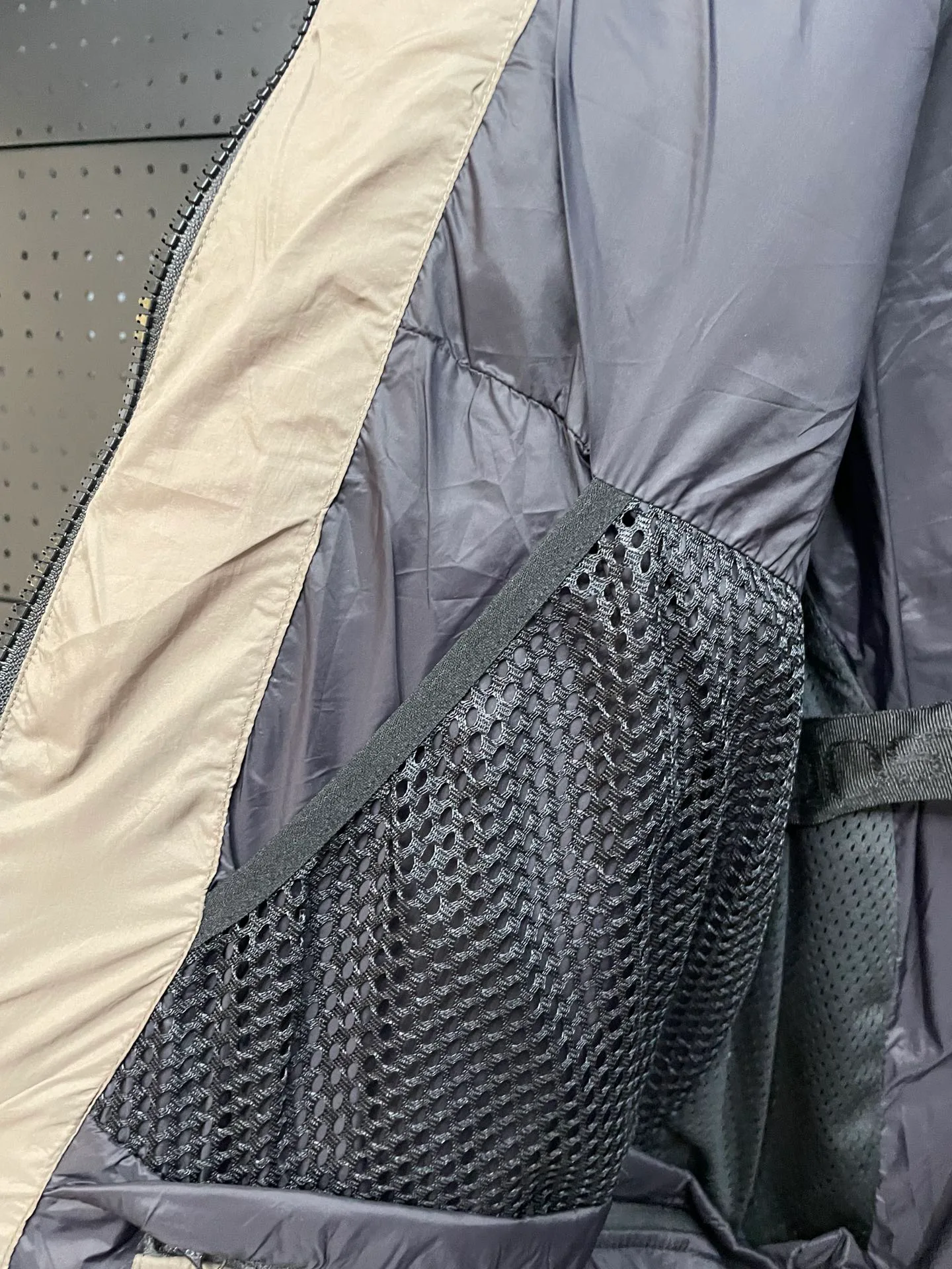 Куртки И Пуховики Женские Canada Goose 18741212