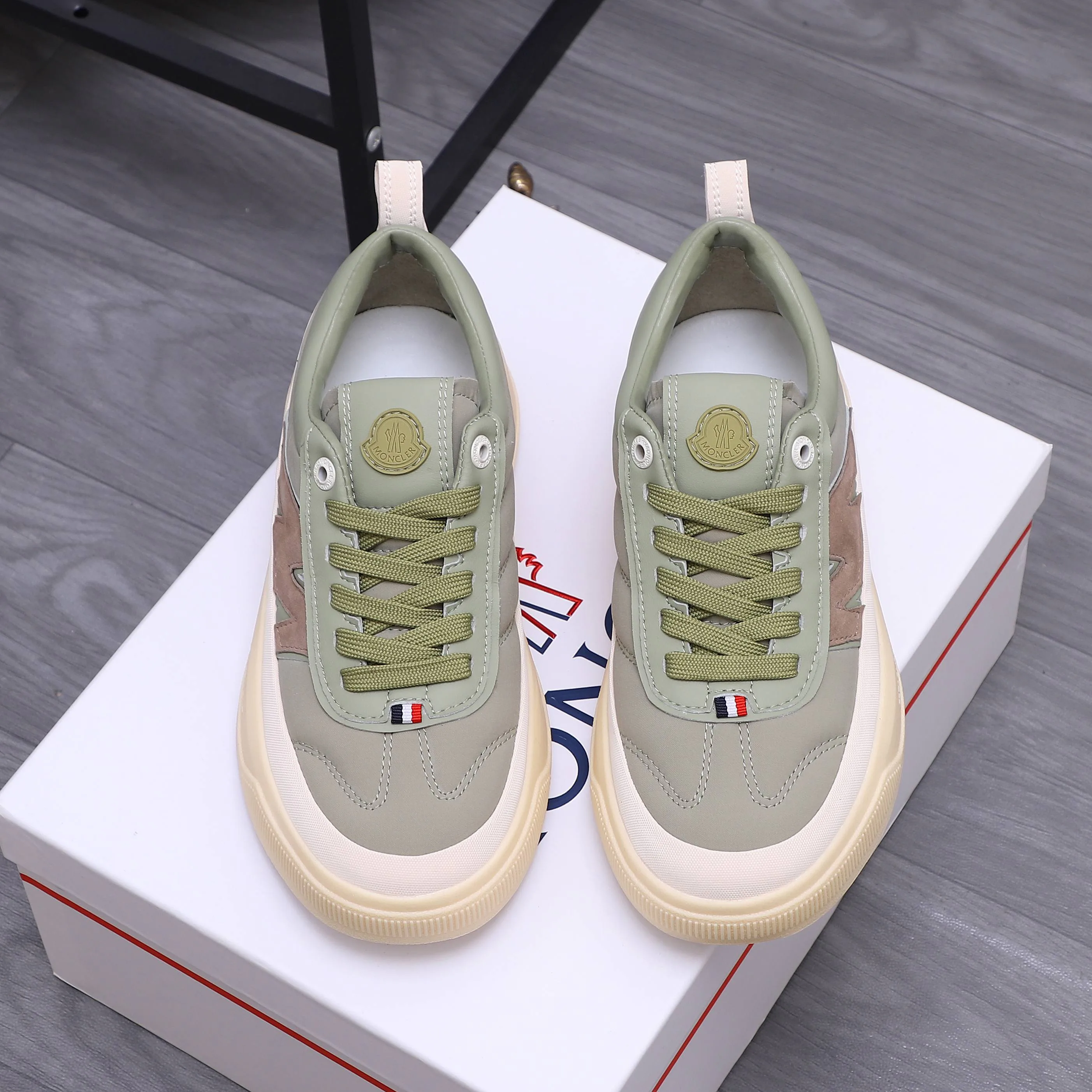 Кроссовки Женские Moncler 10199657