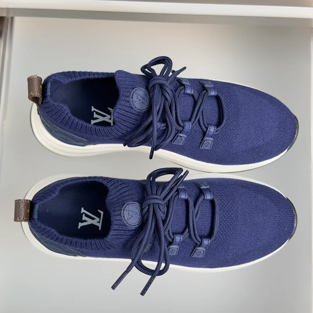 Кроссовки Женские Louis Vuitton 17950530