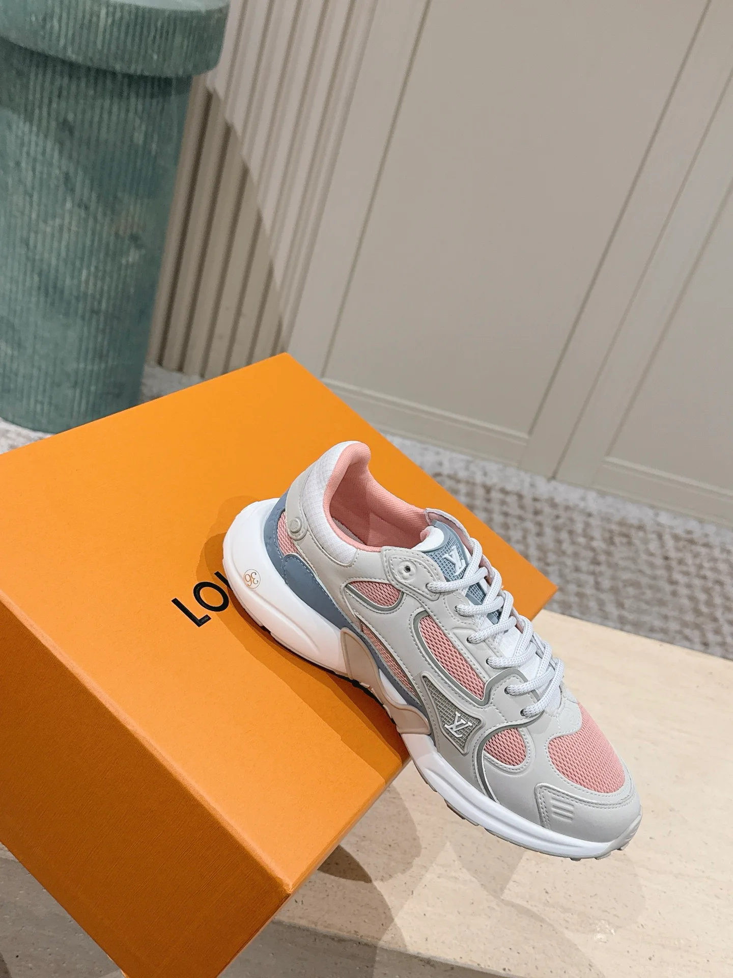 Кроссовки Женские Louis Vuitton 11241500