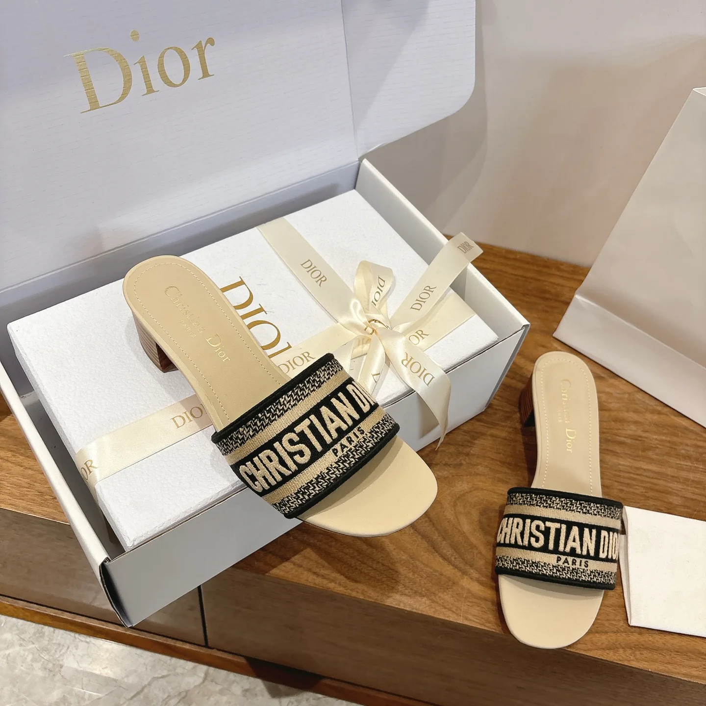 Босоножки Женские Christian Dior 1137283