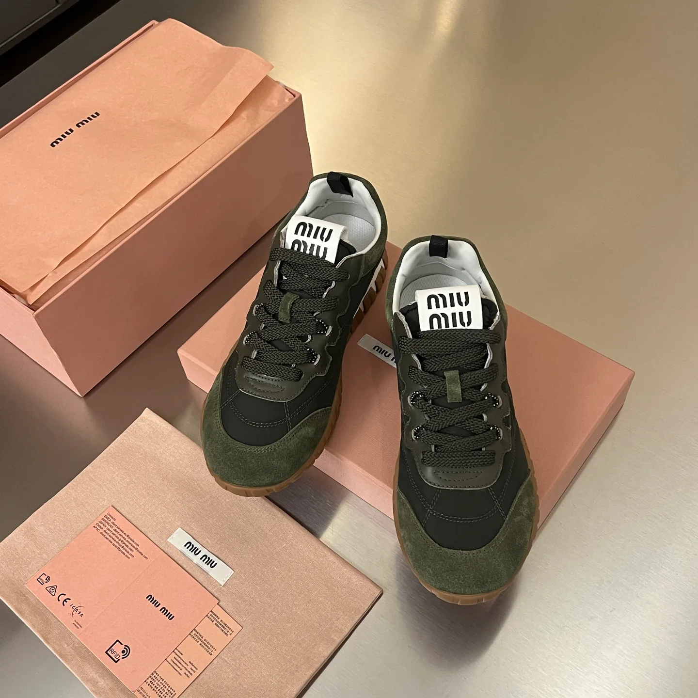 Кроссовки Женские Miu Miu 17968639