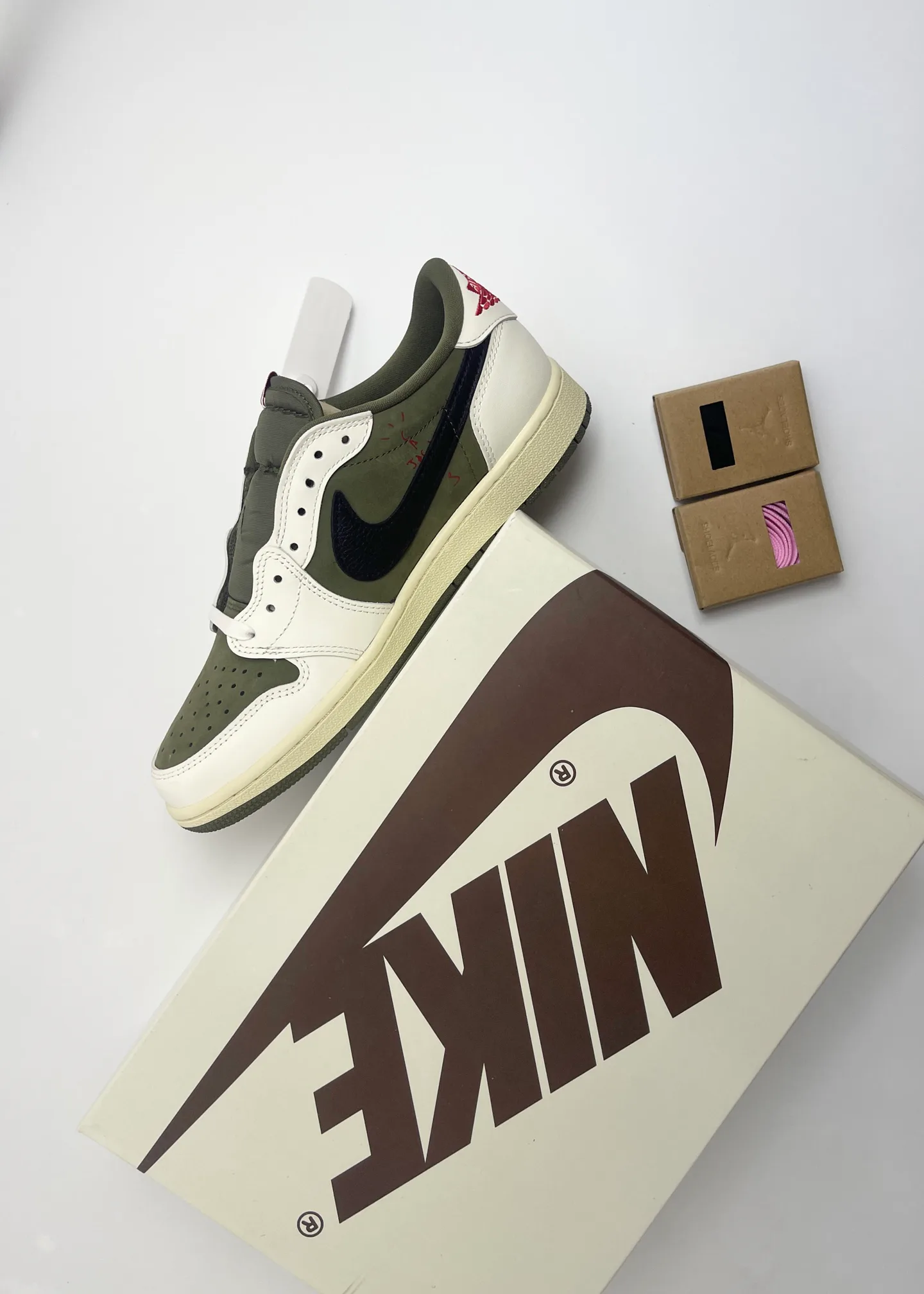 Кроссовки Женские Air Jordan 810727