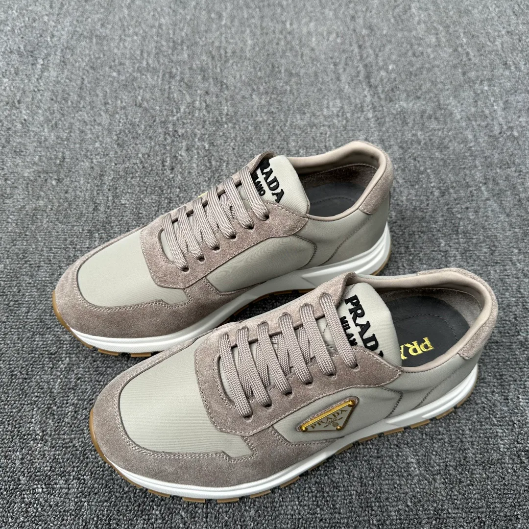 Кроссовки Женские Prada 243055