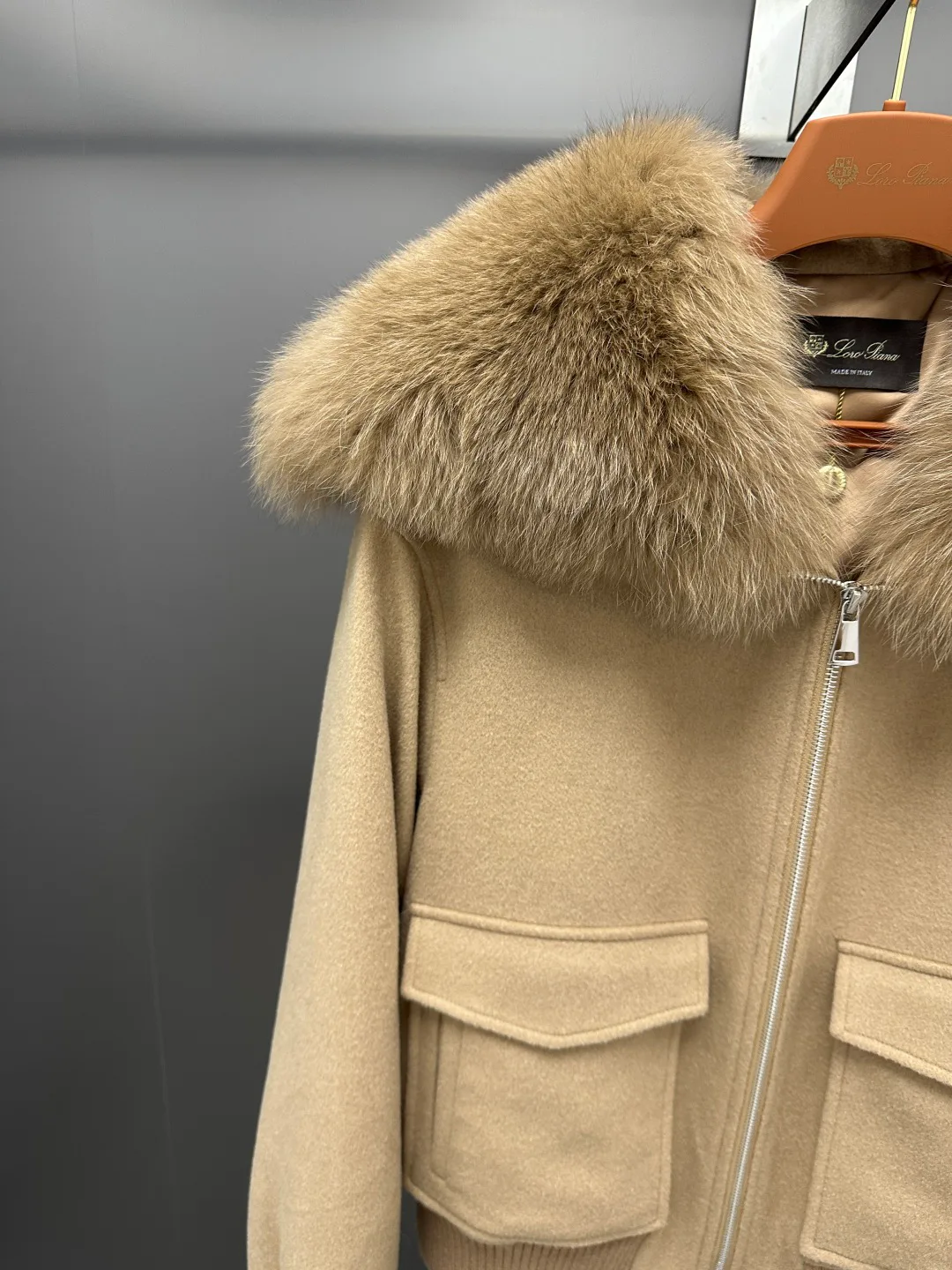 Куртки И Пуховики Женские Loro Piana 18226699