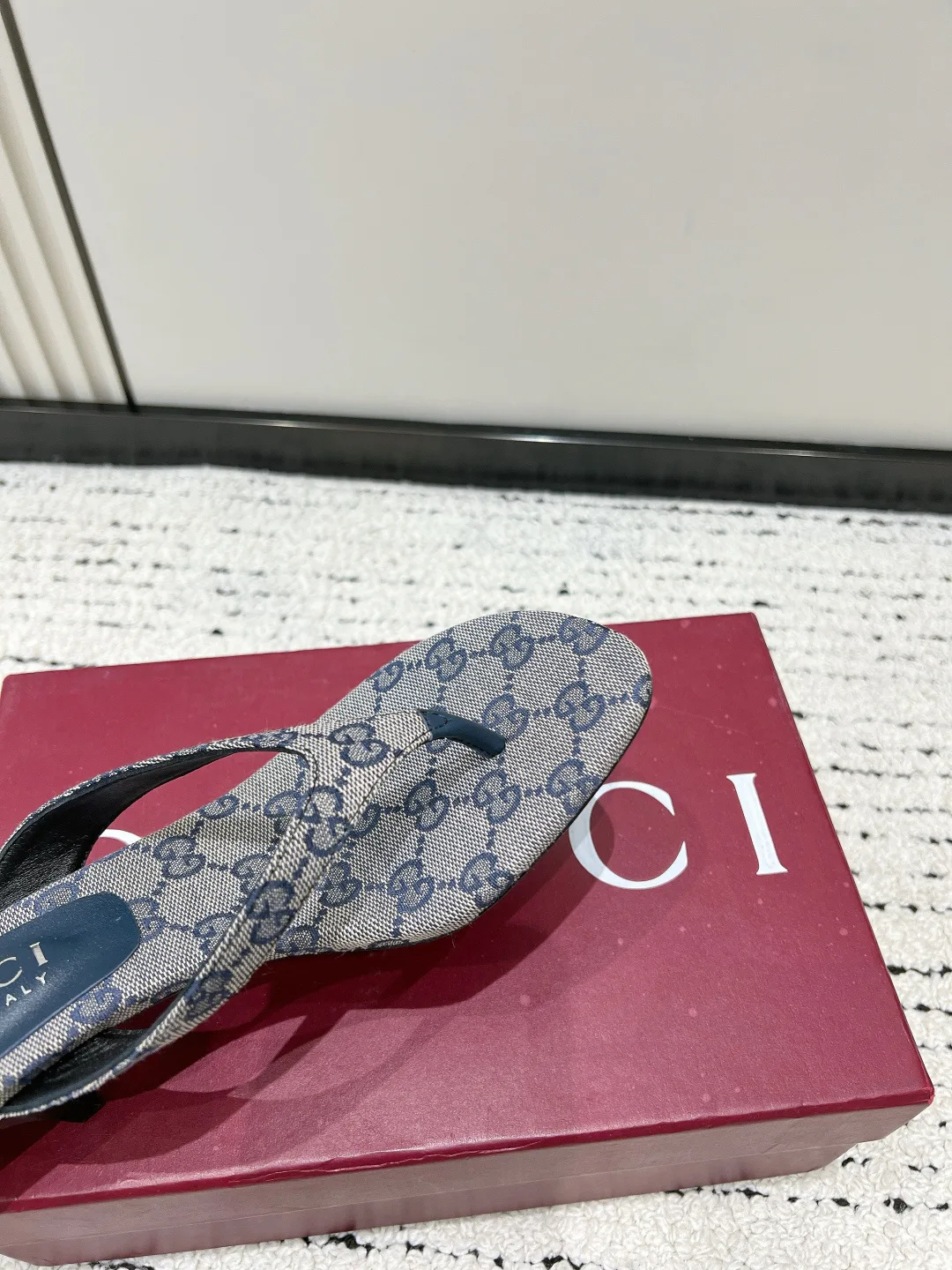 Шлепанцы Женские Gucci 17637840