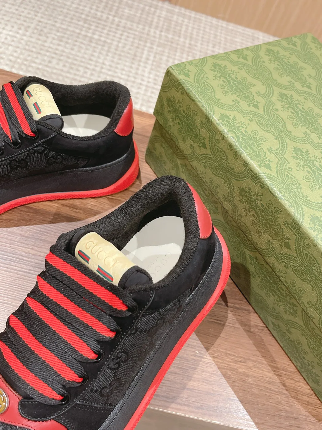 Кроссовки Женские Gucci 238286