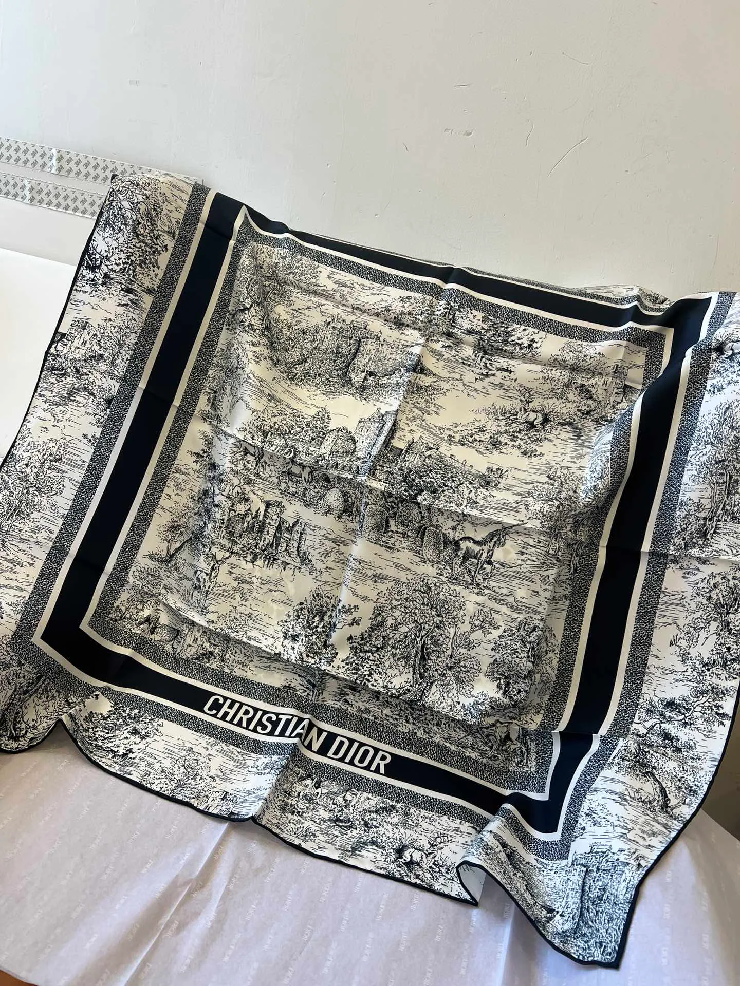Платки Christian Dior 13351602