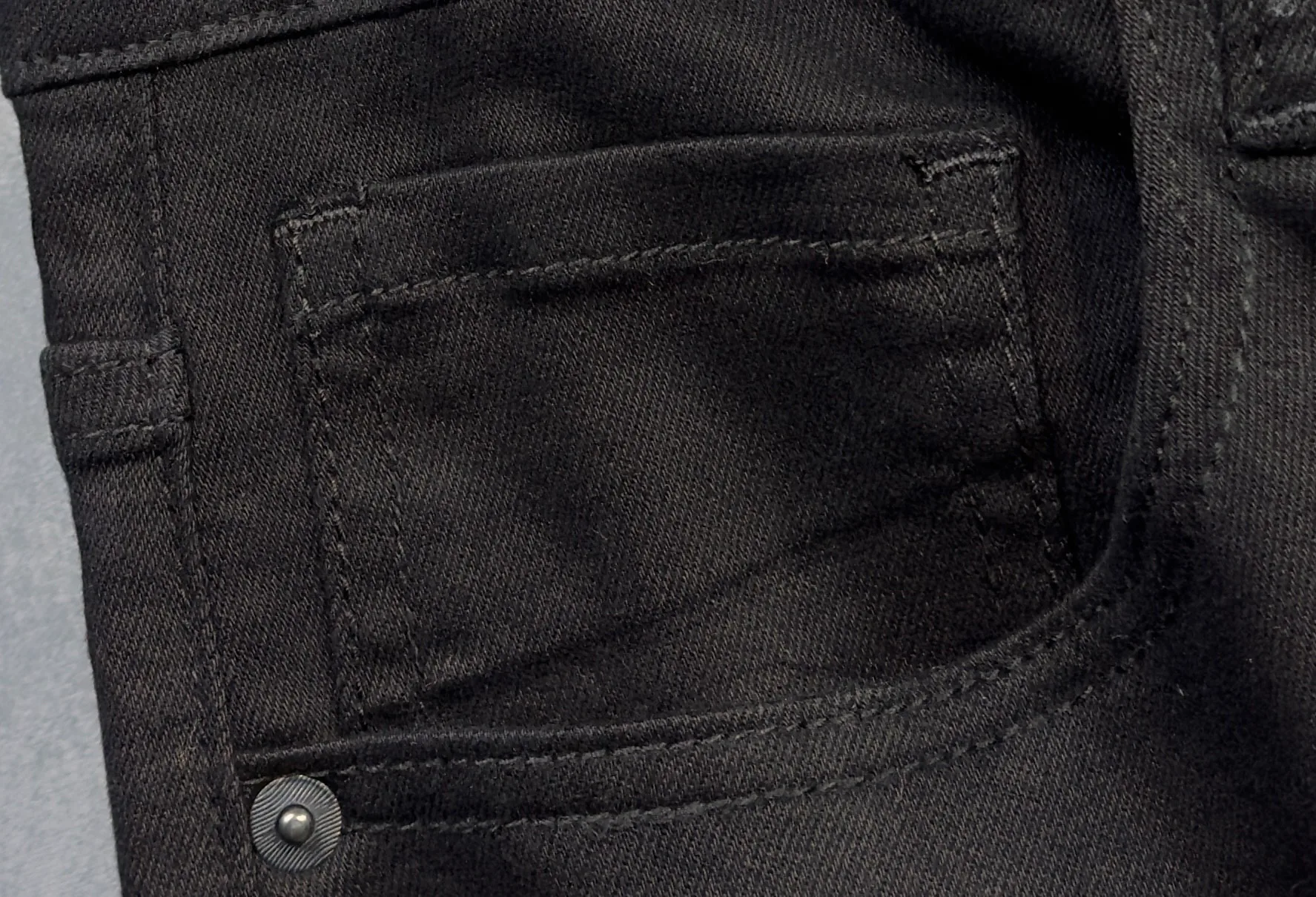 Джинсы Мужские Burberry 18098386
