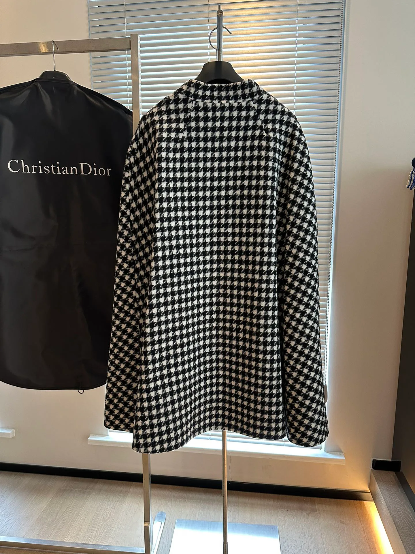 Куртки И Пуховики Женские Christian Dior 3926