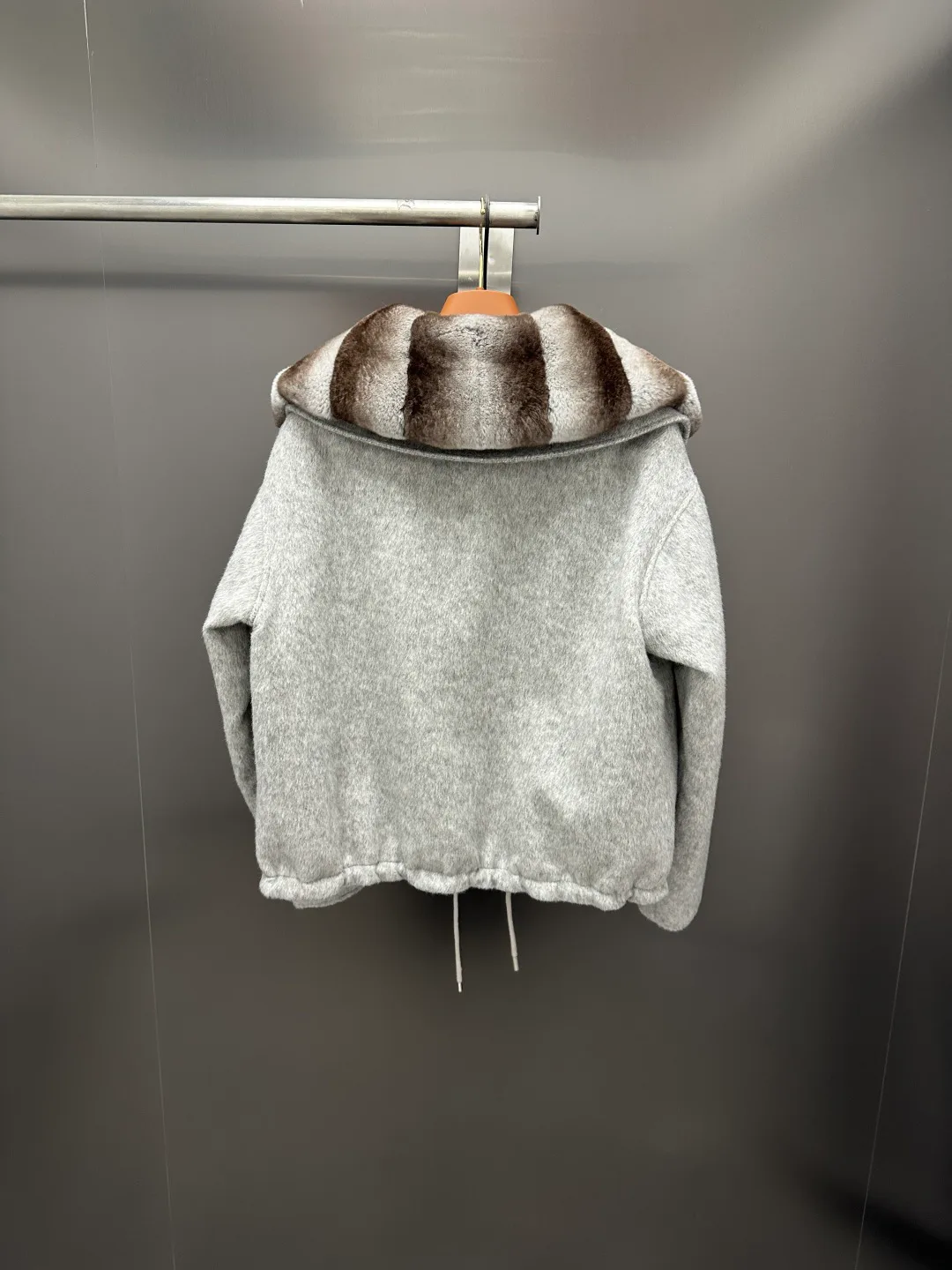 Куртки И Пуховики Женские Loro Piana 18702453