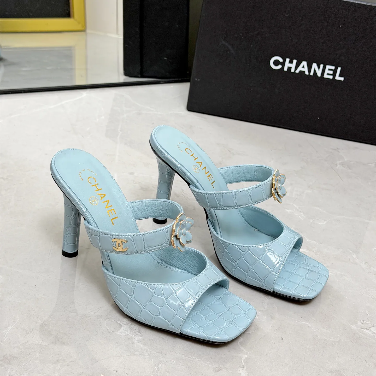 Босоножки Женские Chanel 17335032