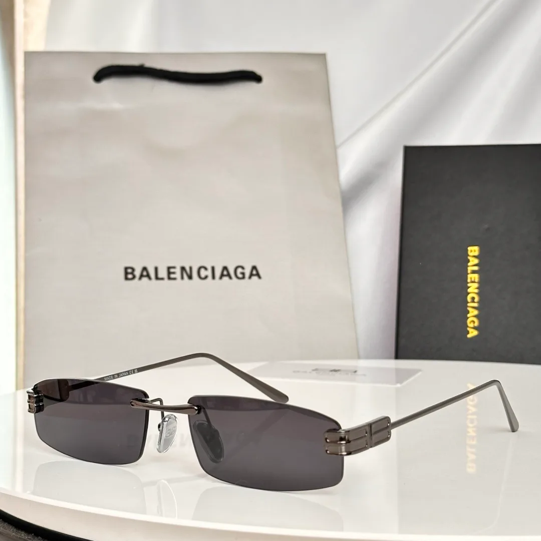 Очки Balenciaga 17546255