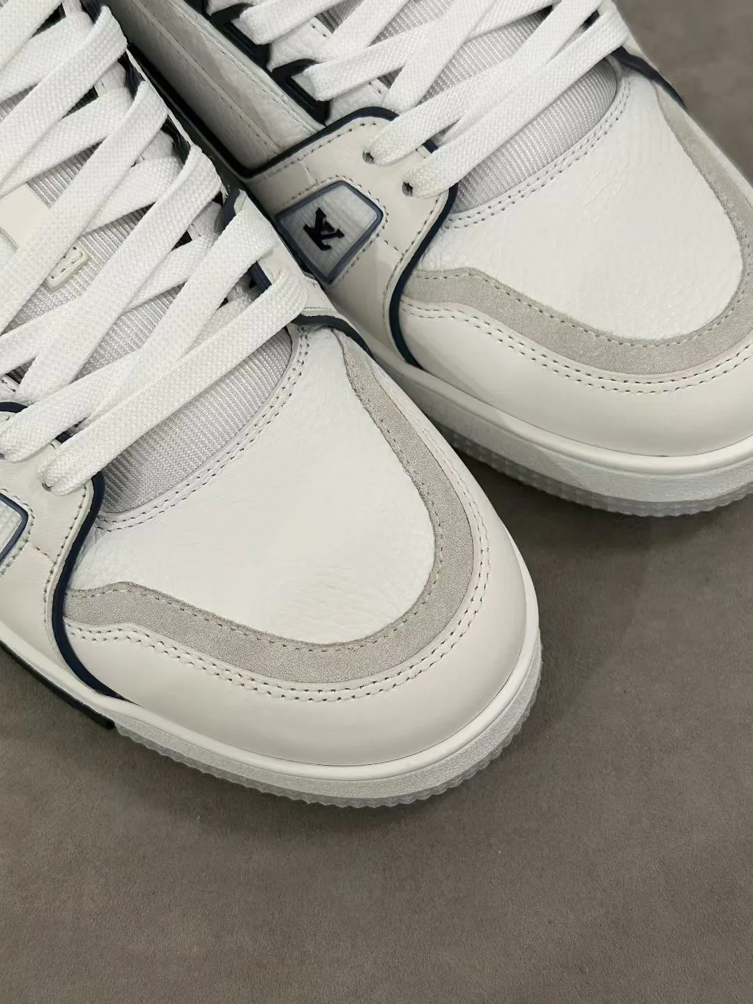 Кроссовки Женские Louis Vuitton 1189217