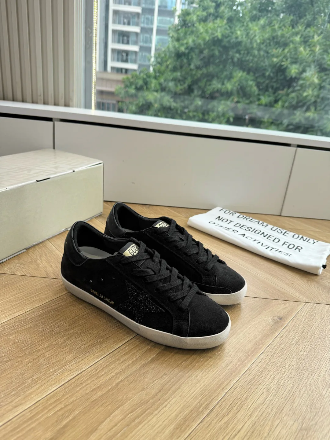 Кроссовки Женские Golden Goose 18801046