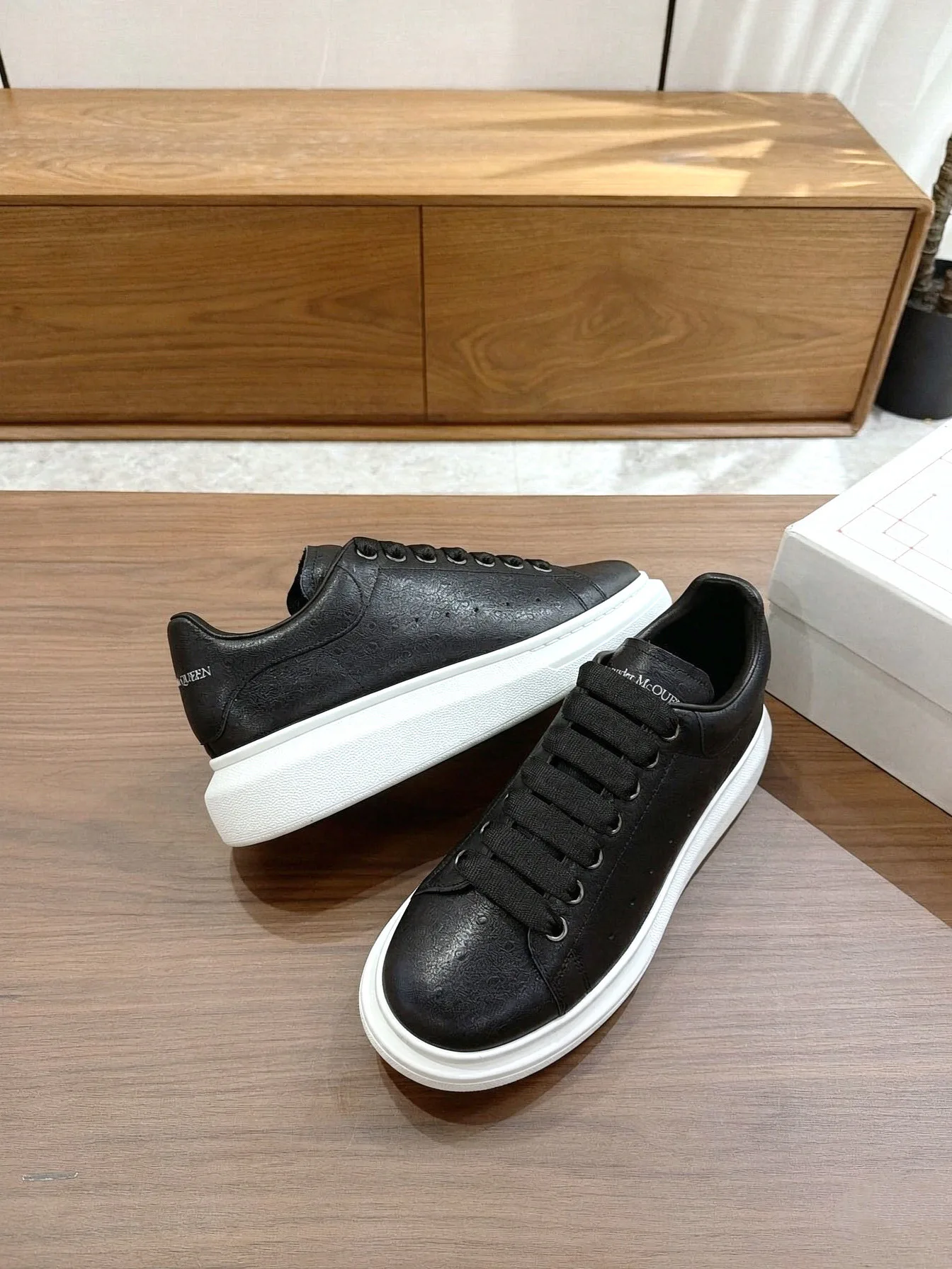 Кроссовки Женские Alexander Mcqueen 18159794