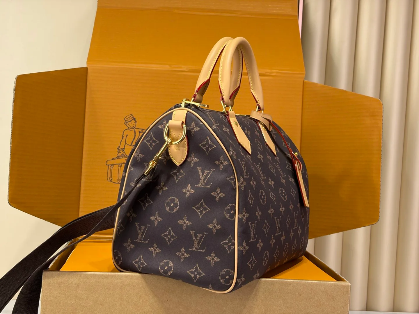 Классические Сумки Женские Louis Vuitton 18170497