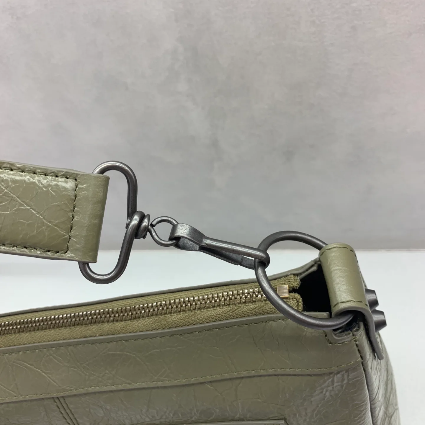Сумки На Ремне Женские Balenciaga 17419146