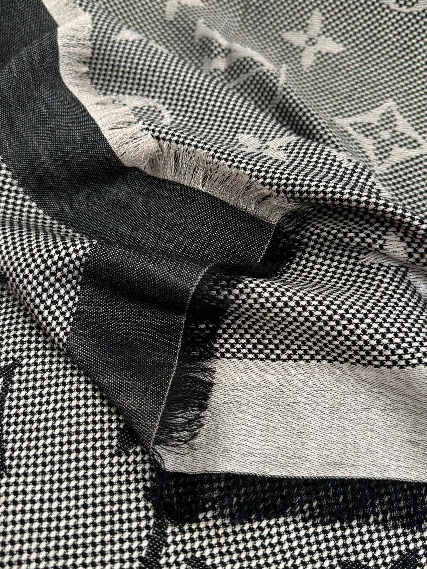 Шарфы Louis Vuitton 1255835