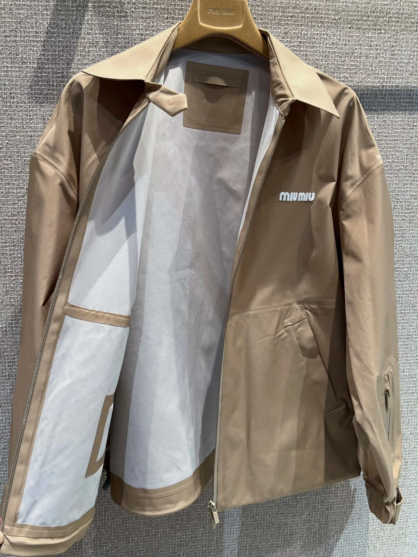 Куртки И Пуховики Женские Miu Miu 10655683