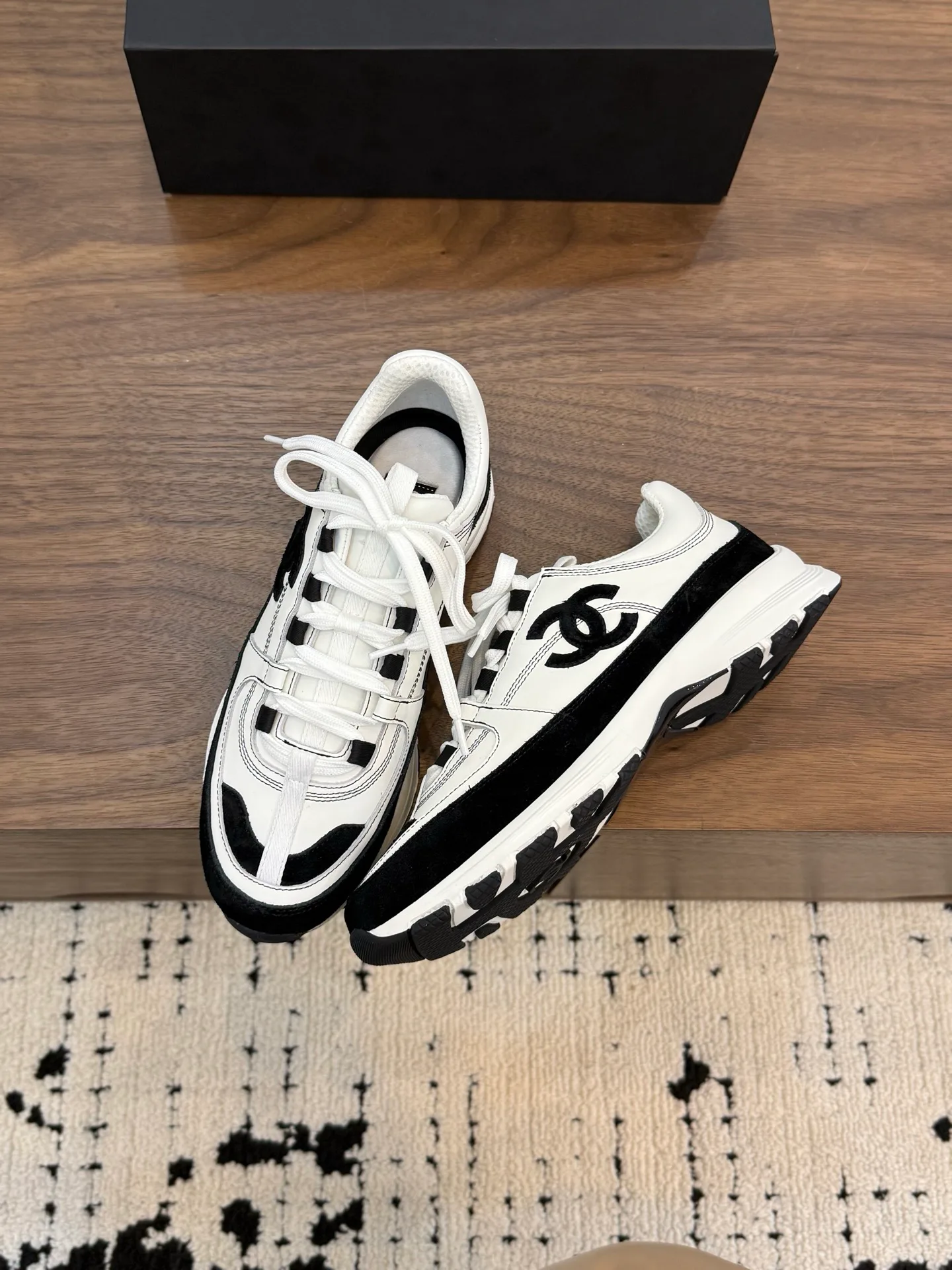 Кроссовки Женские Chanel 11410282