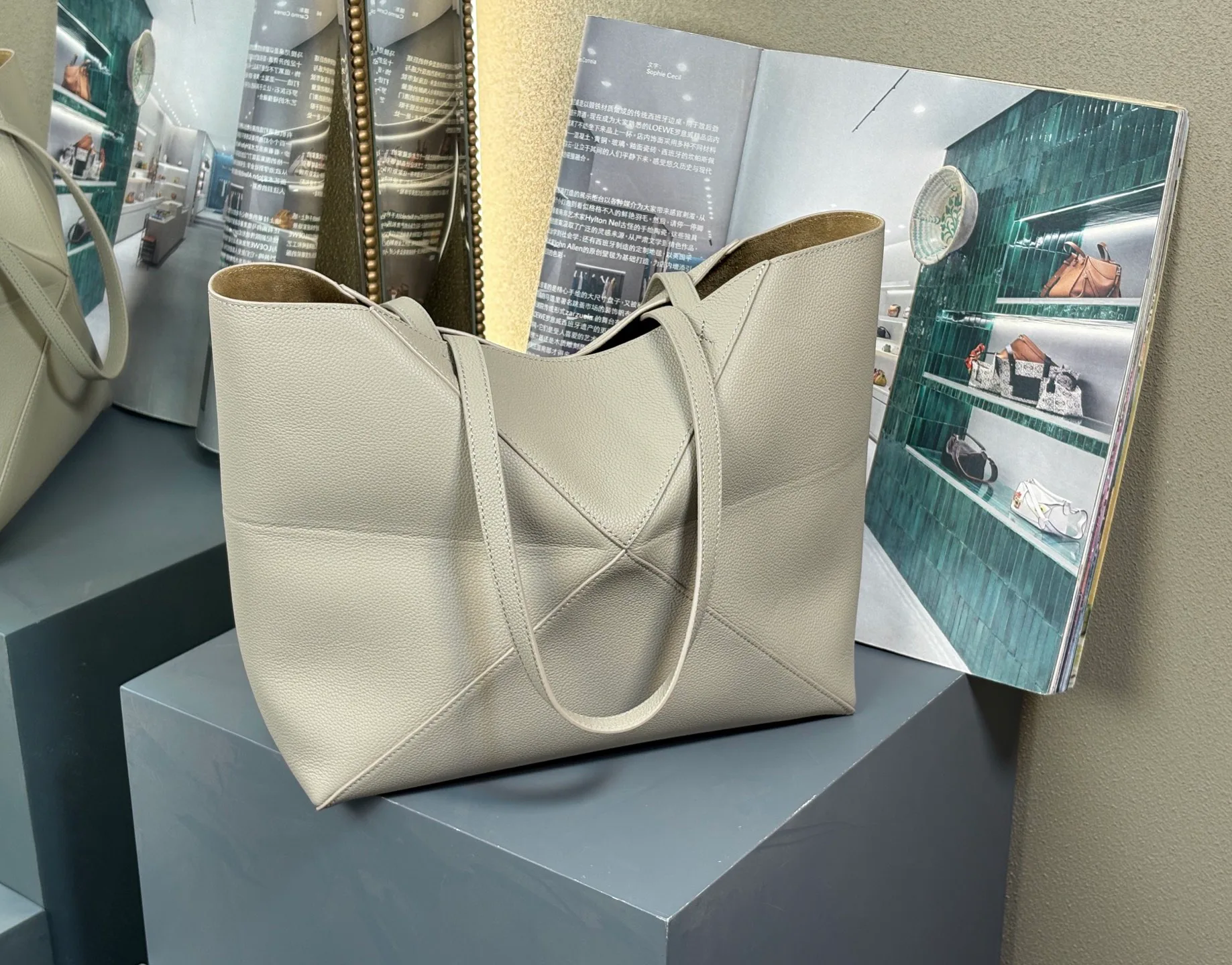 Классические Сумки Женские Loewe 16892771