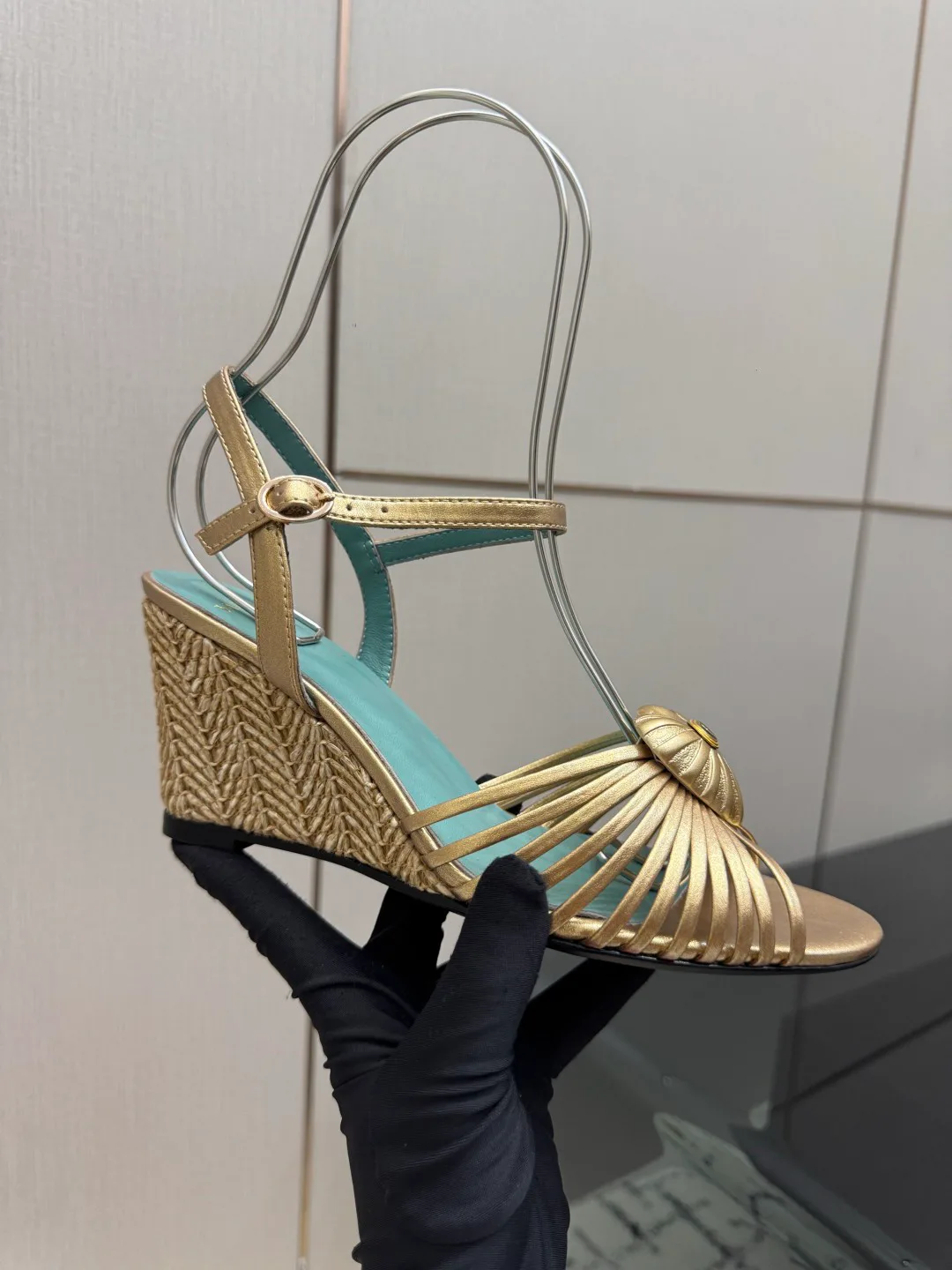 Босоножки Женские Valentino 18049000